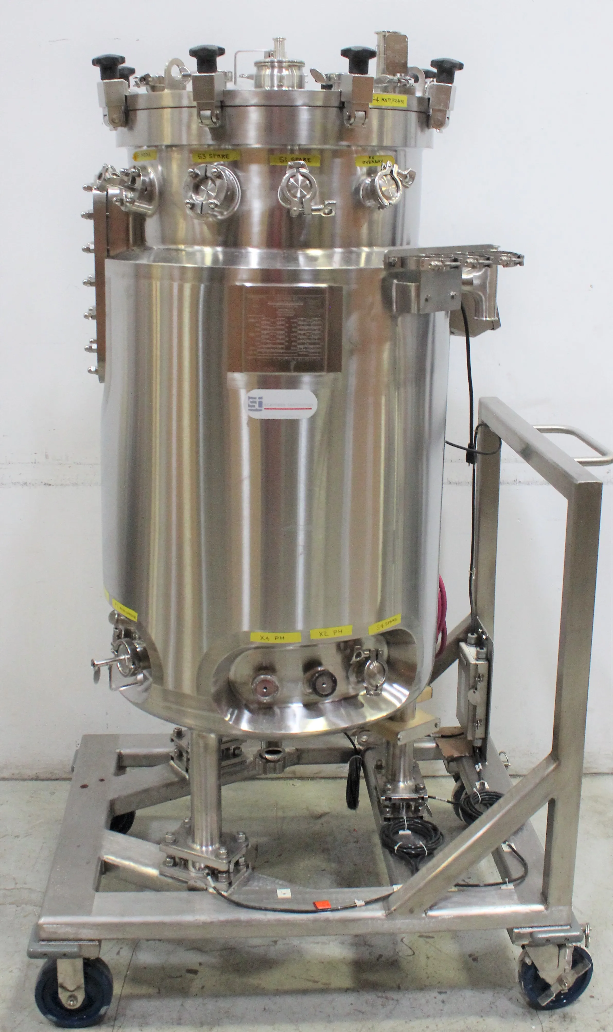 Stainless Technology 200 L Bioreactor - Used Laboratory Equipment