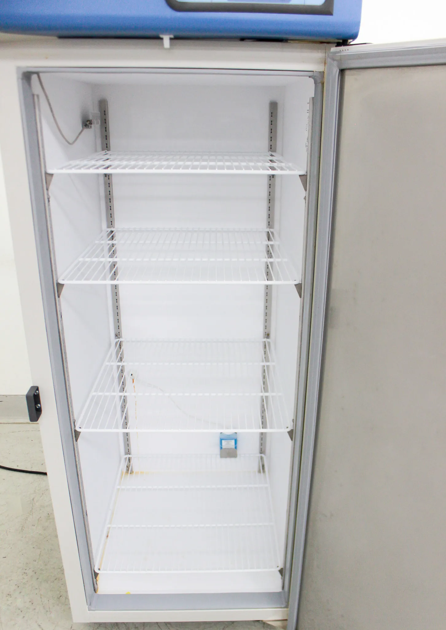 Thermo Scientific UGL2320A -20C Lab Freezer 23.3 Cu. Ft