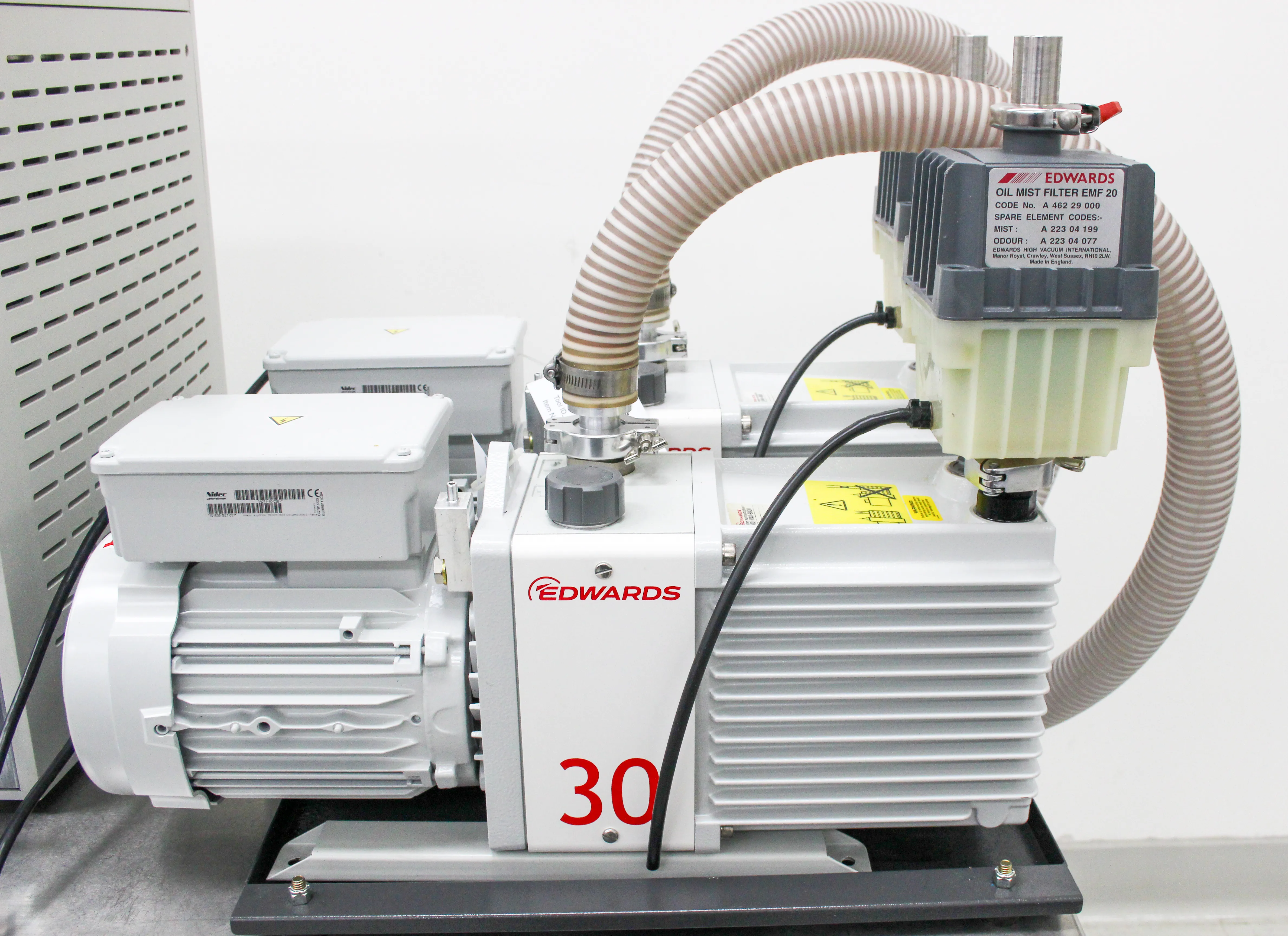 Thermo LTQ XL Linear Ion Trap Mass Spectrometer with Vacuum Pumps