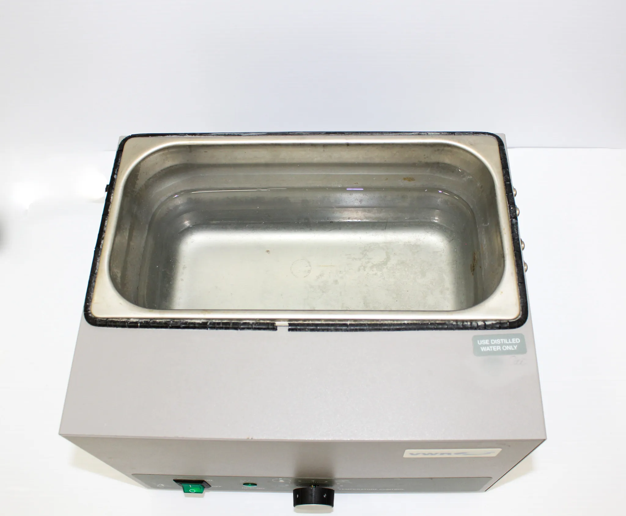 VWR 1211 Water Bath 5 Liter Capacity with Lid - Digital Microprocessor Temperature Control