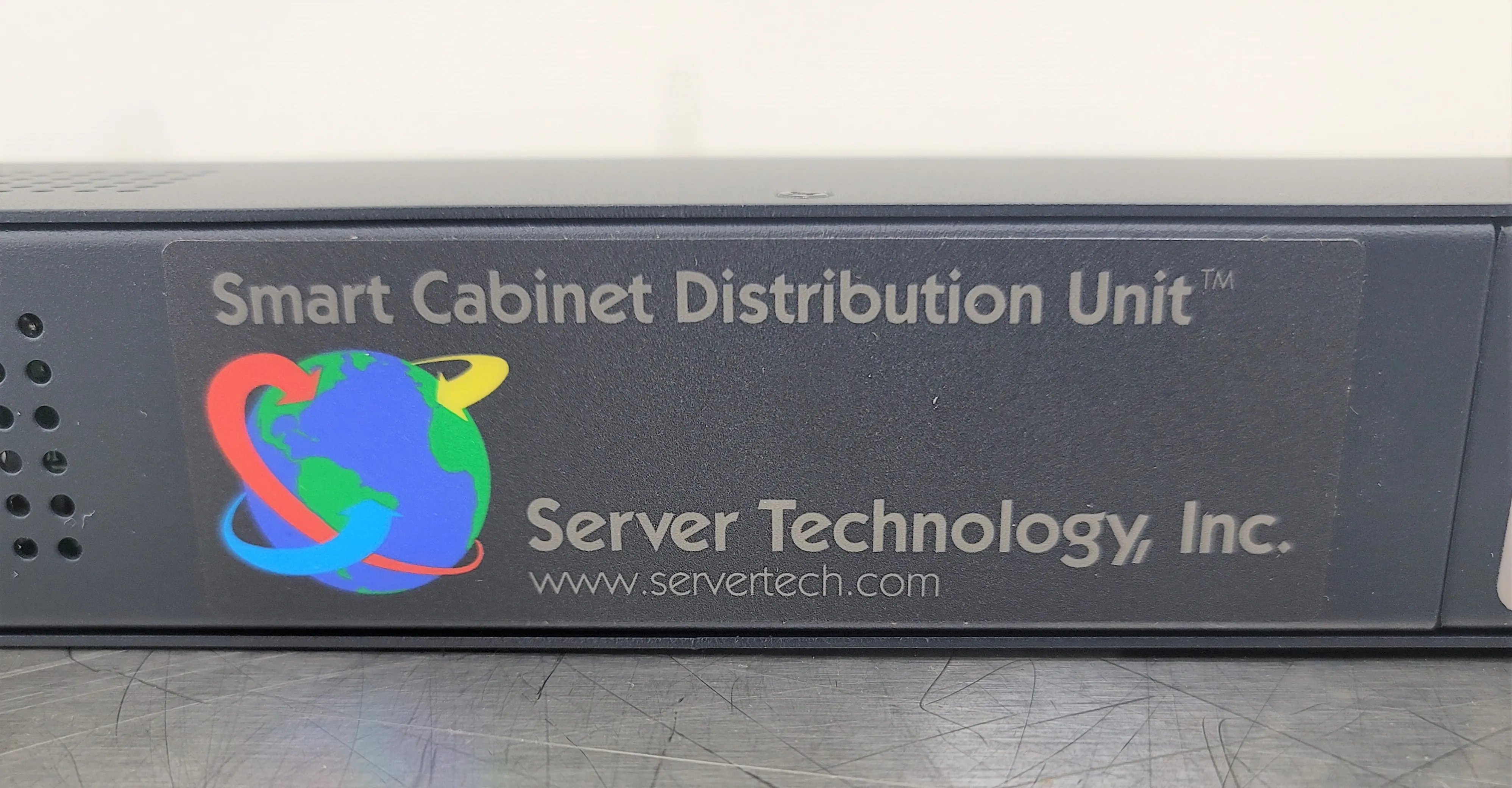 Sentry Smart Cabinet Distribution Unit CL-24VY-L30MA