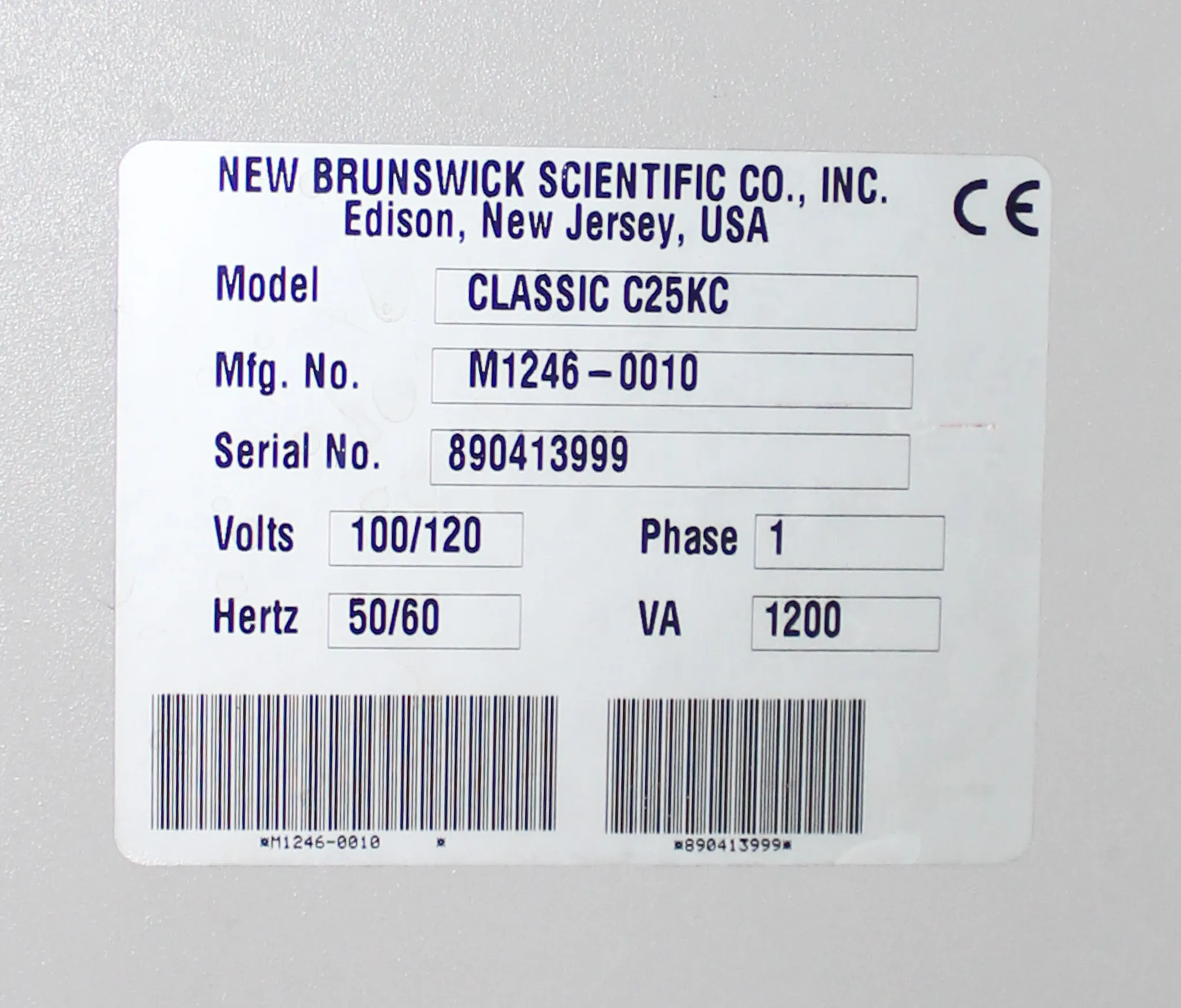 New Brunswick Scientific Incubator Shaker Classic C25KC