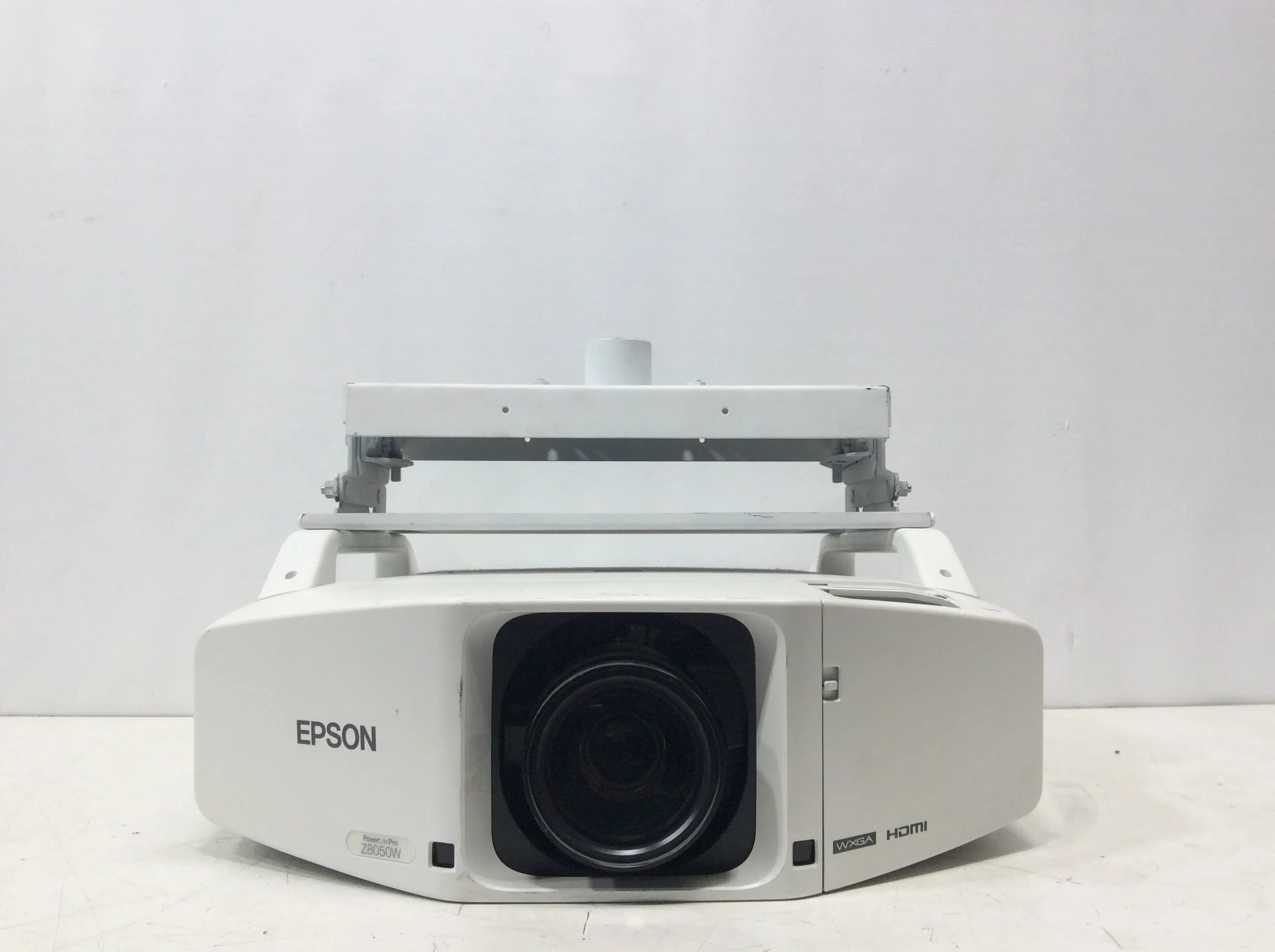 Epson PowerLite Pro LCD Projector Z8050W