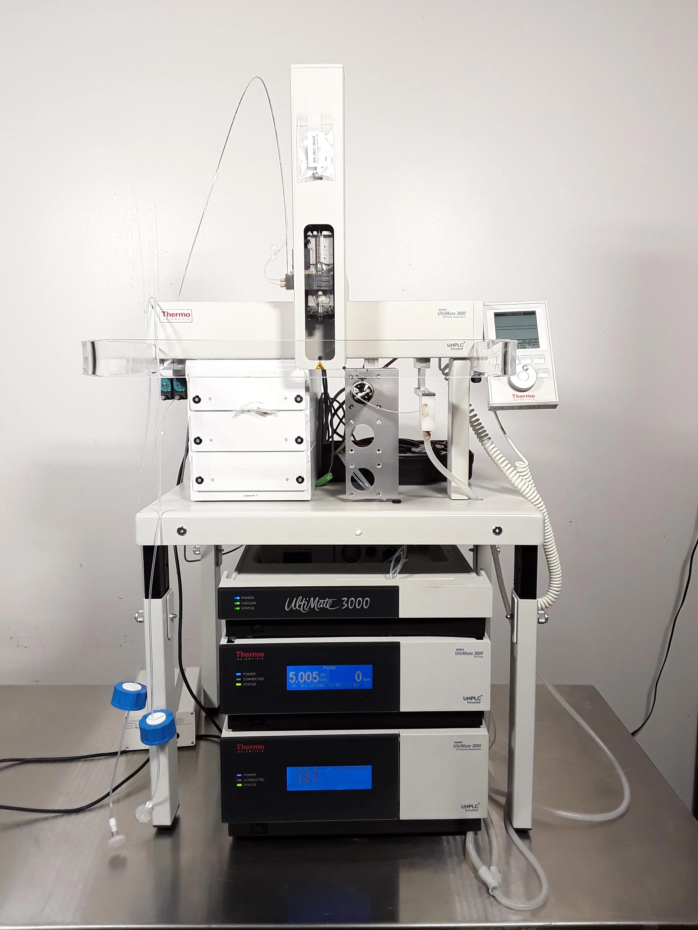 Thermo Fisher Scientific UltiMate 3000 UHPLC+ System with Dionex Ultimate 3000 XRS LC System