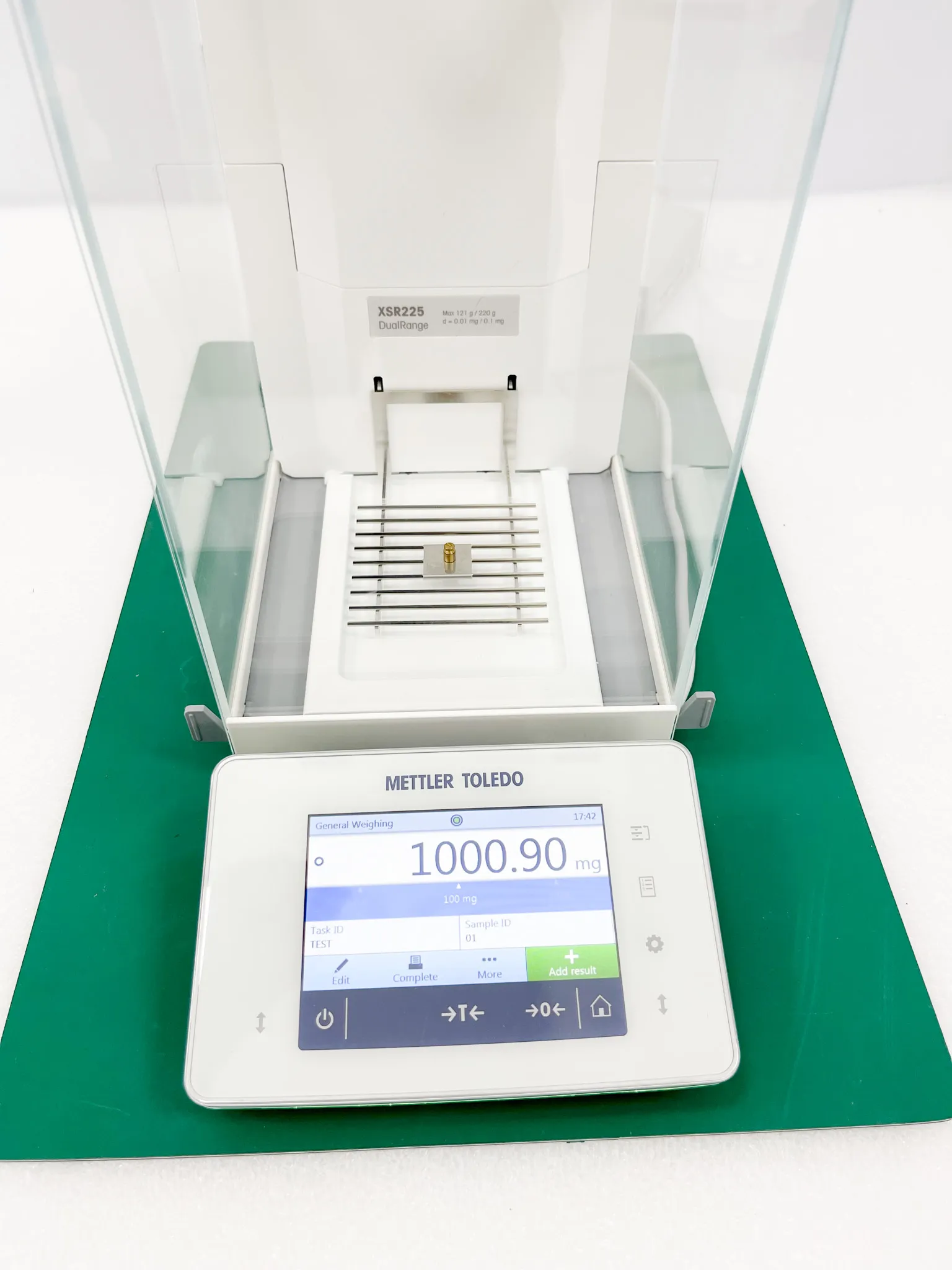 Mettler Toledo XSR225DU Analytical Balance