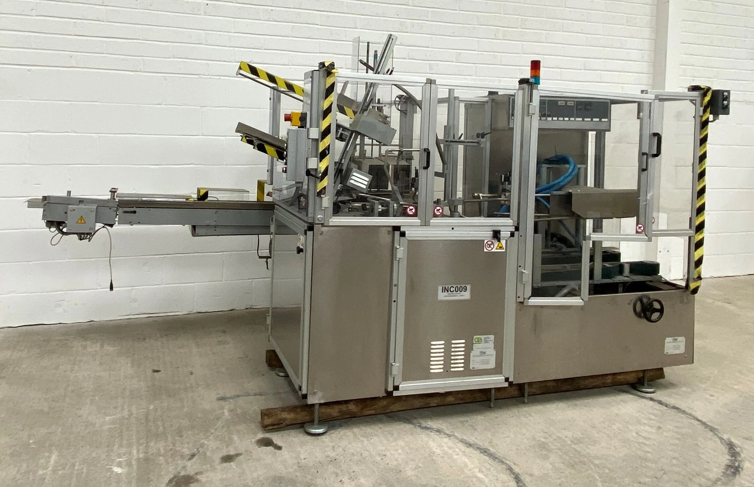 Used CAM Case Packer Packaging Machine - Reliable and Versatile Final Packing Solution