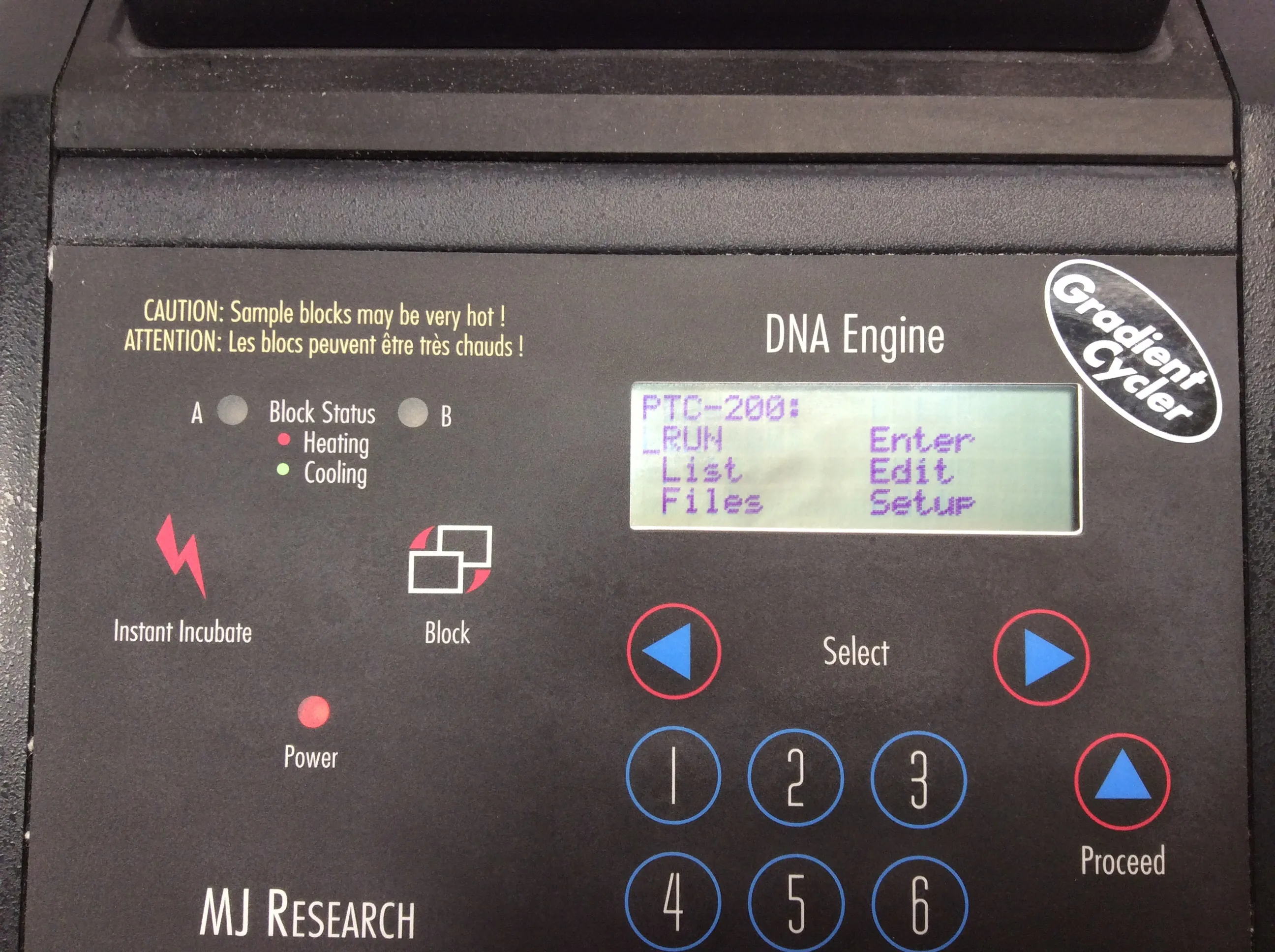 MJ Research - DNA Engine PTC-200 Peltier Thermal Cycler