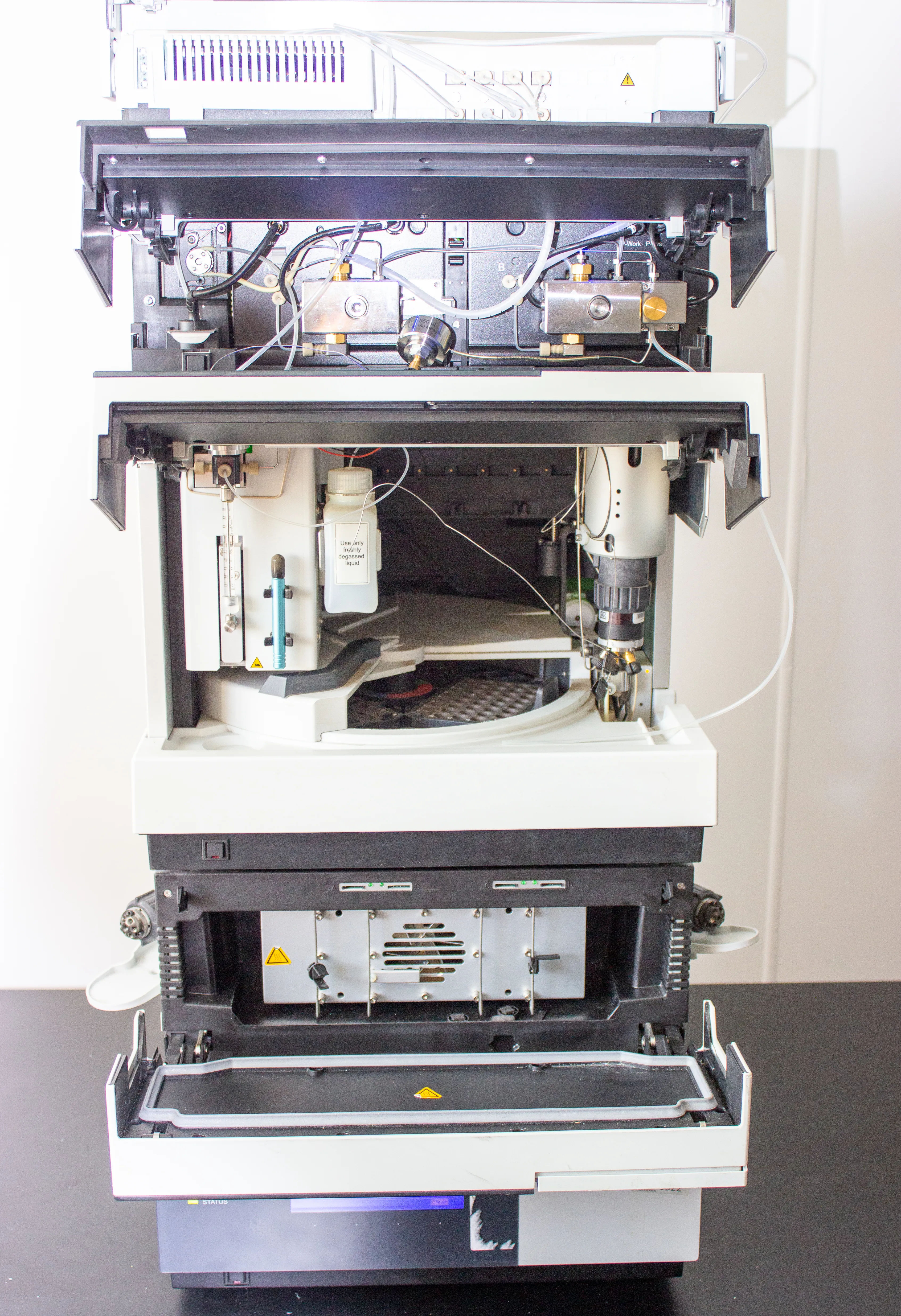 Thermo Scientific Dionex UltiMate 3000 Standard (SD) UHPLC System