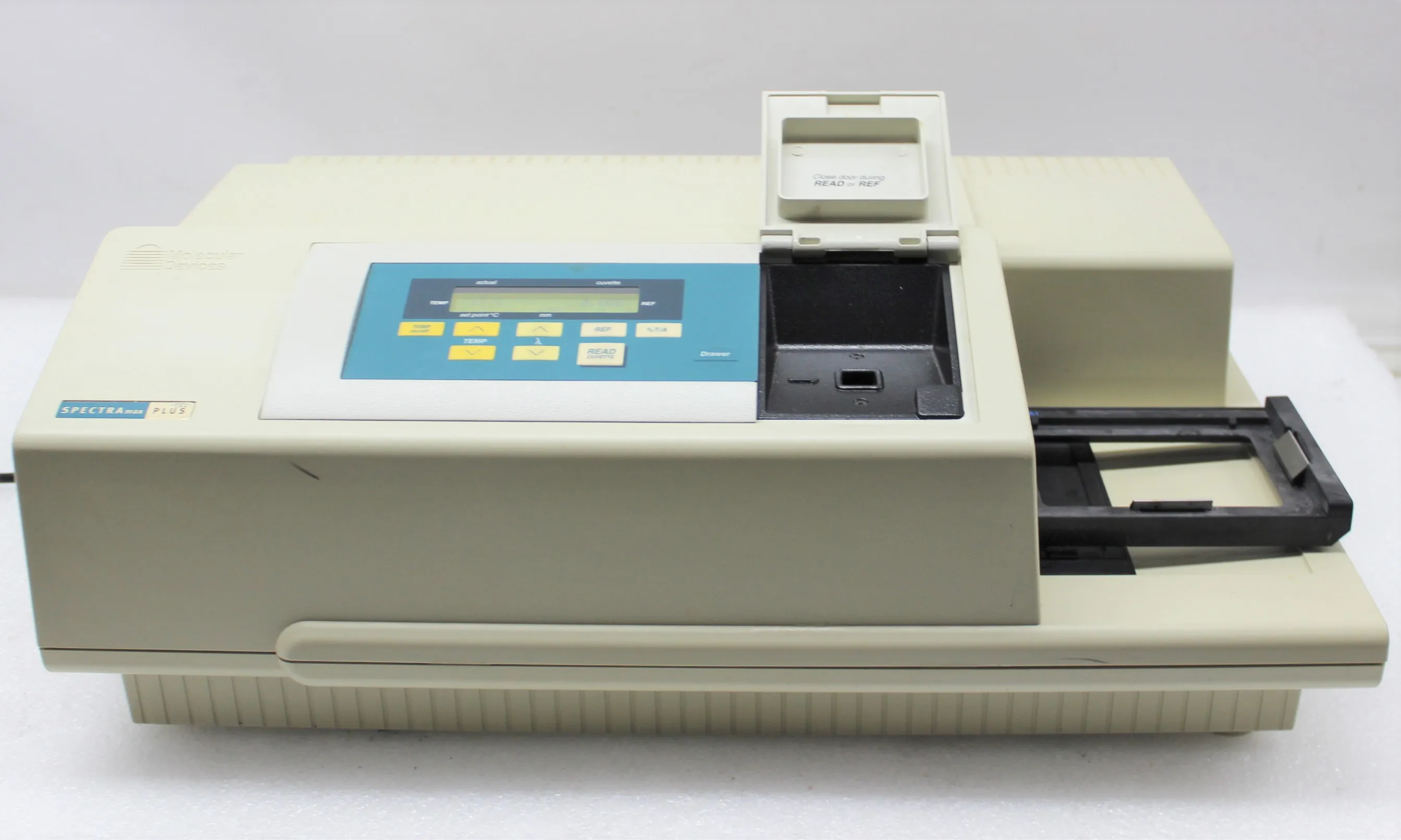 Molecular Devices SpectraMax 384 Plus Microplate Reader Spectrometer