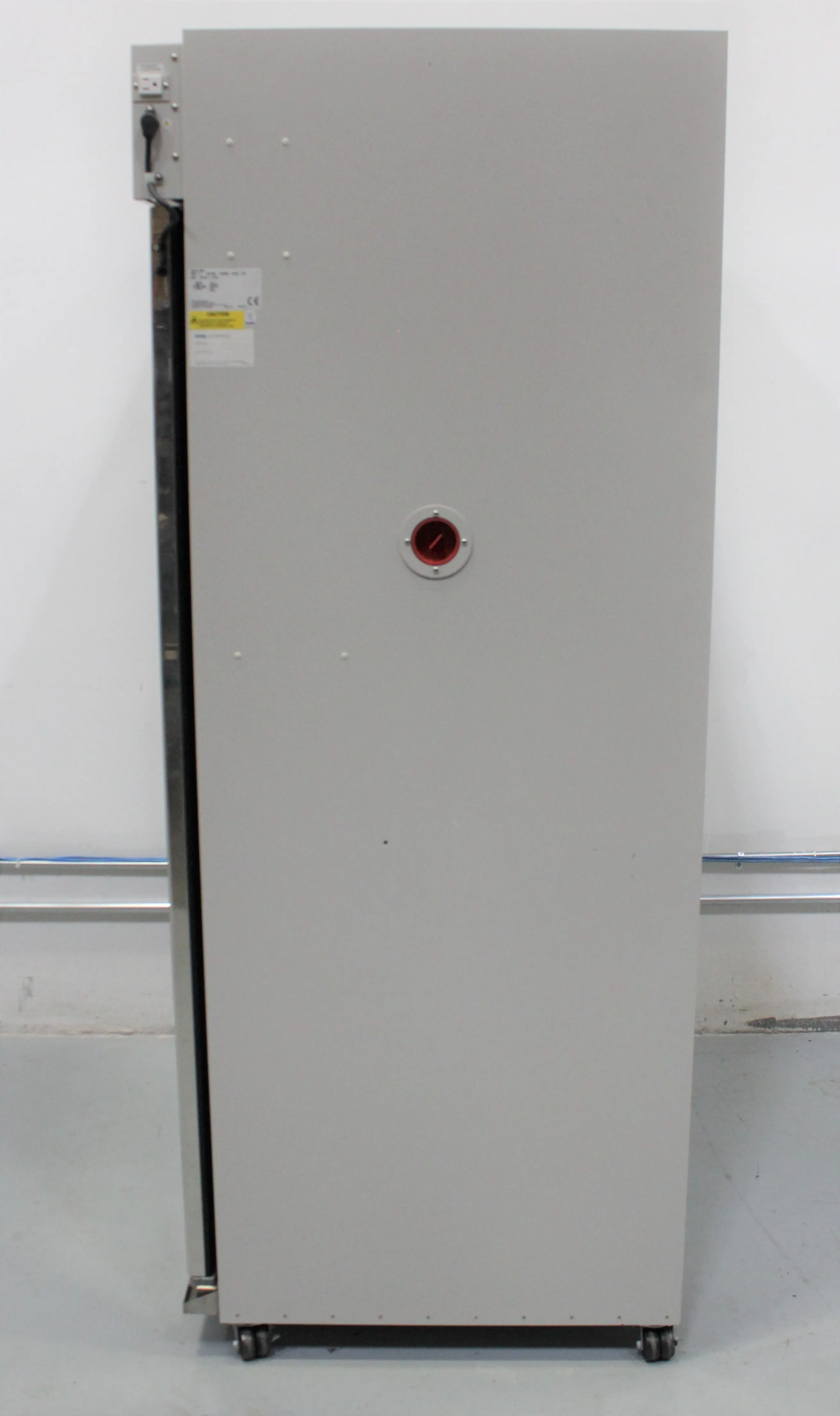 Thermo Scientific Large-Capacity CO2 Incubator 3950 Model