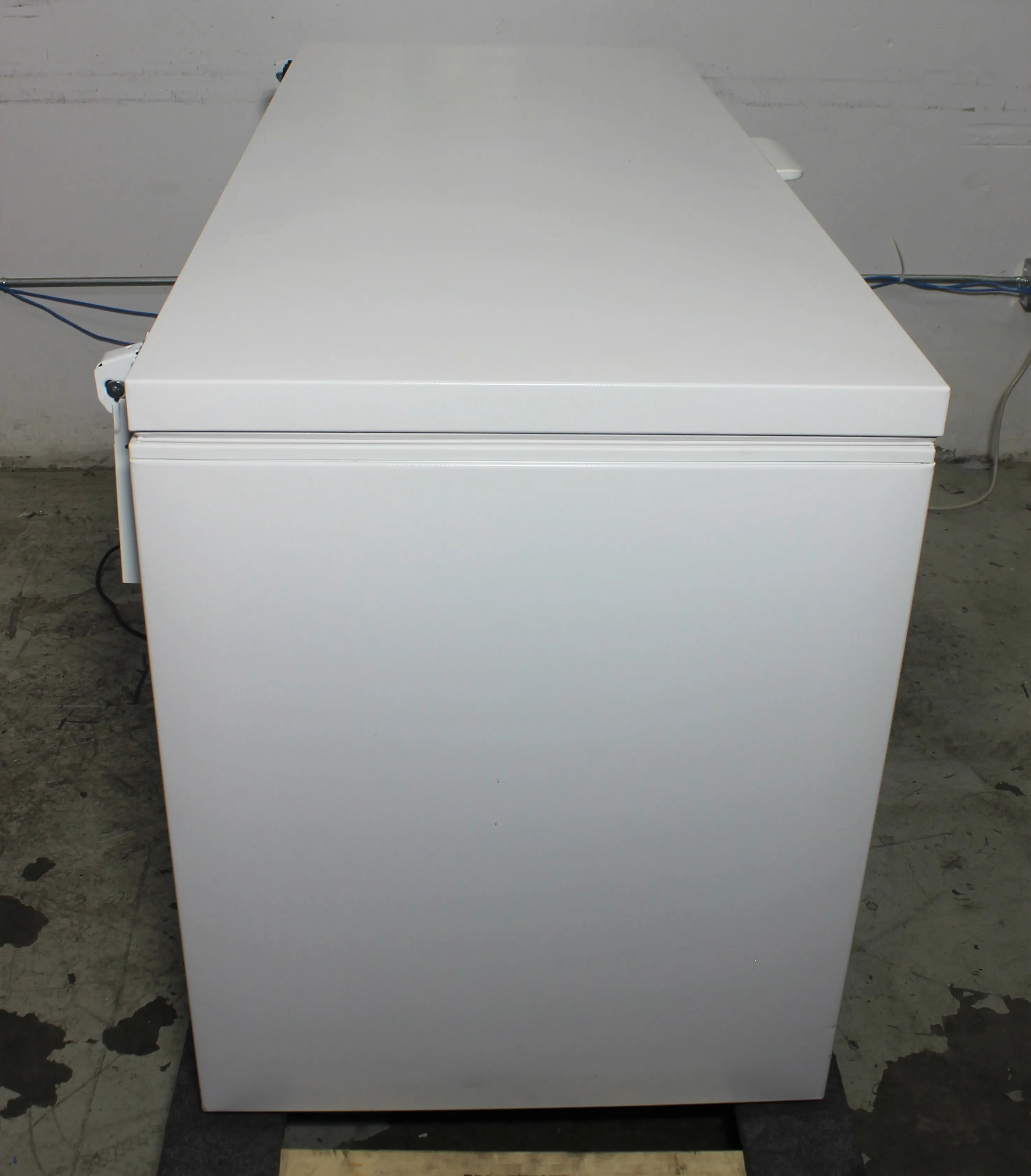 General Electric / GE FCM22DHWW Freezer