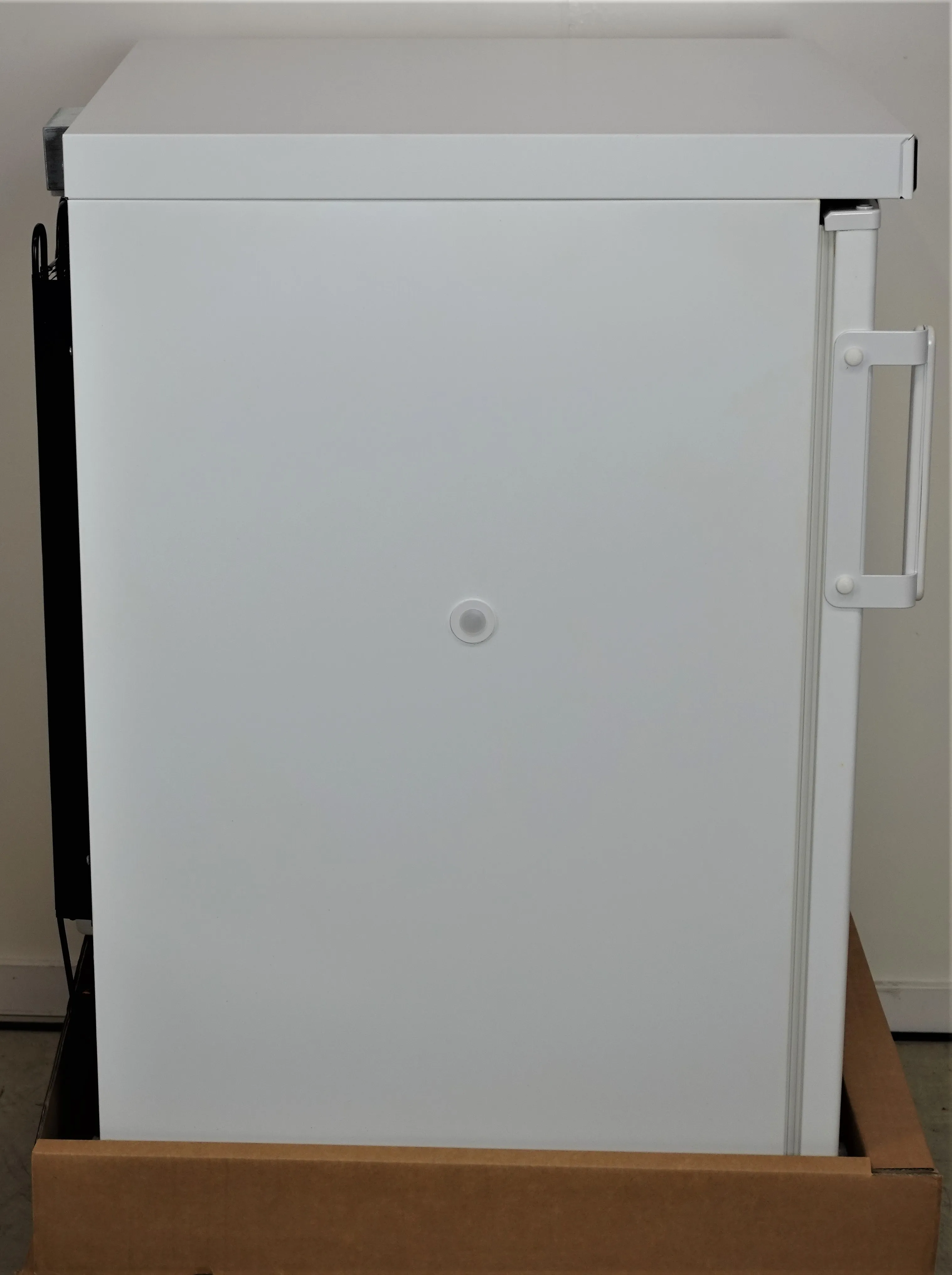 Thermo Fisher Scientific 151R-AEC-TSC +5C Refrigerator