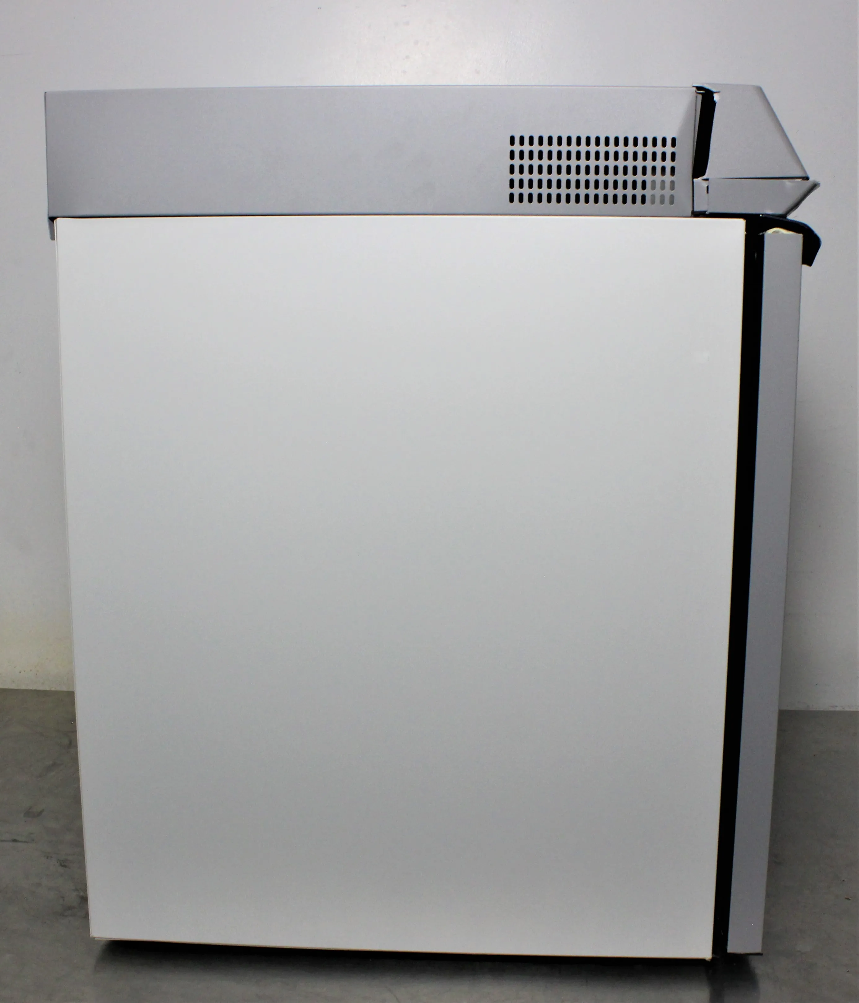 Thermo Scientific TSX Series Undercounter Lab Refrigerator