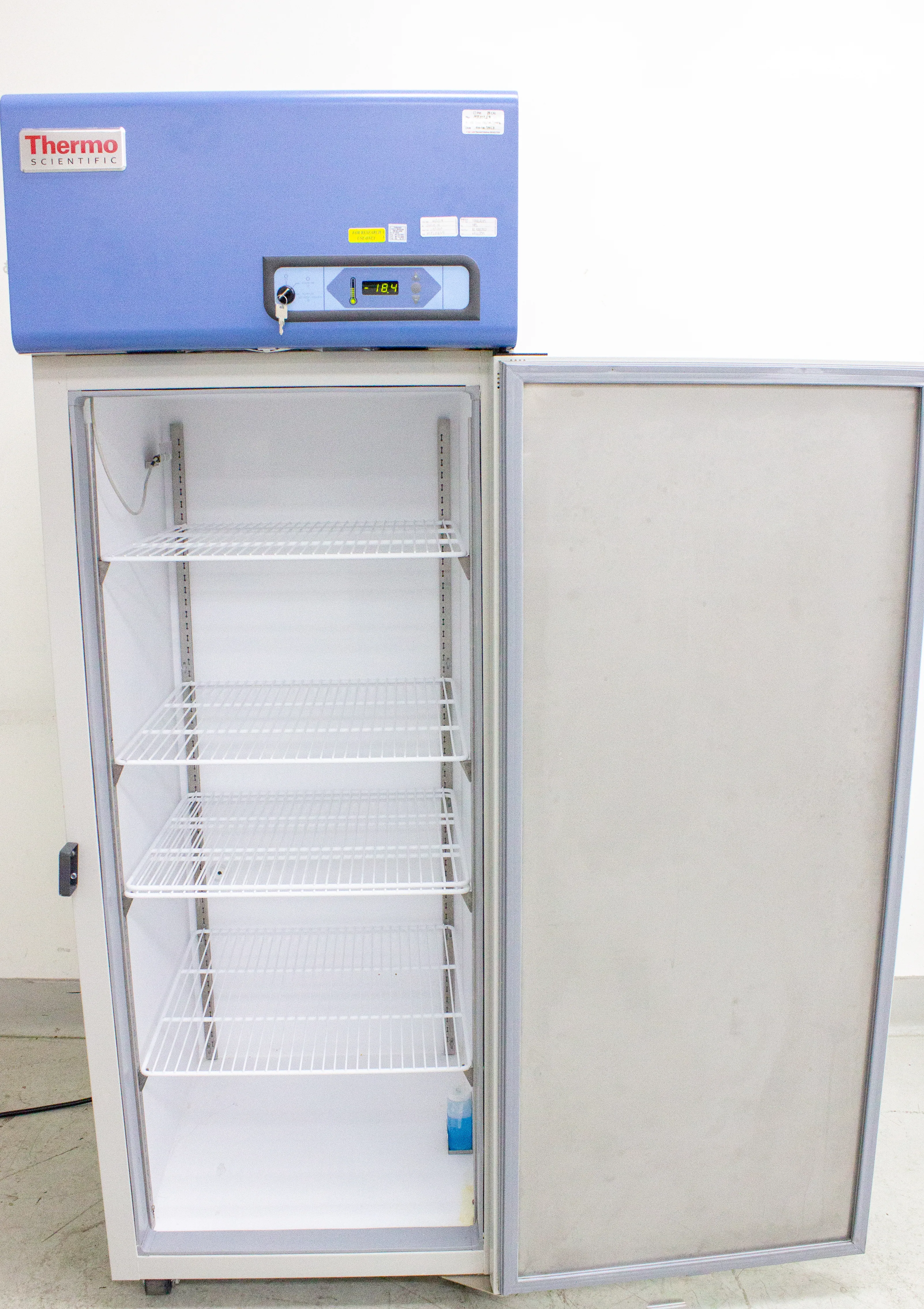 Thermo Scientific Revco -20C Lab Freezer 23.3 Cu. Ft., Upright UGL2320A