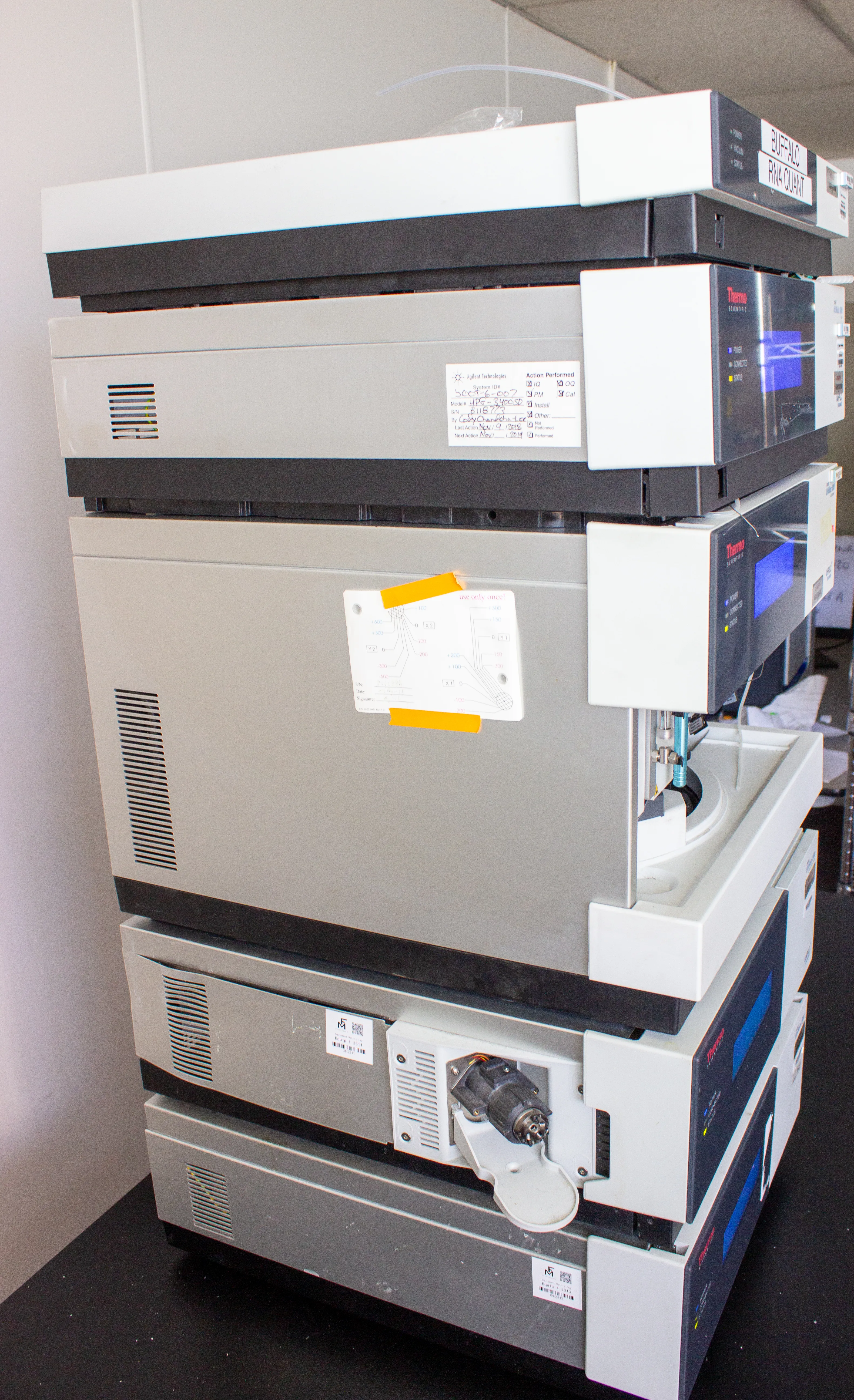 Thermo Scientific Dionex UltiMate 3000 Standard (SD) UHPLC System