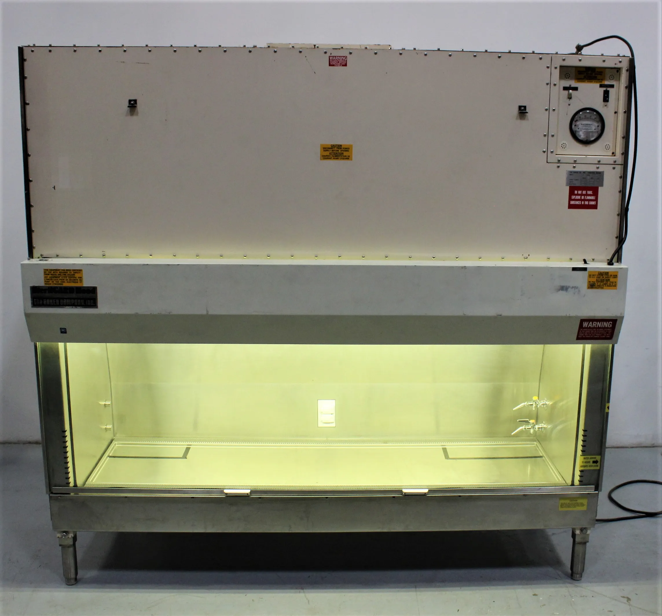 Used Biosafety Cabinet Baker Company VBM-600