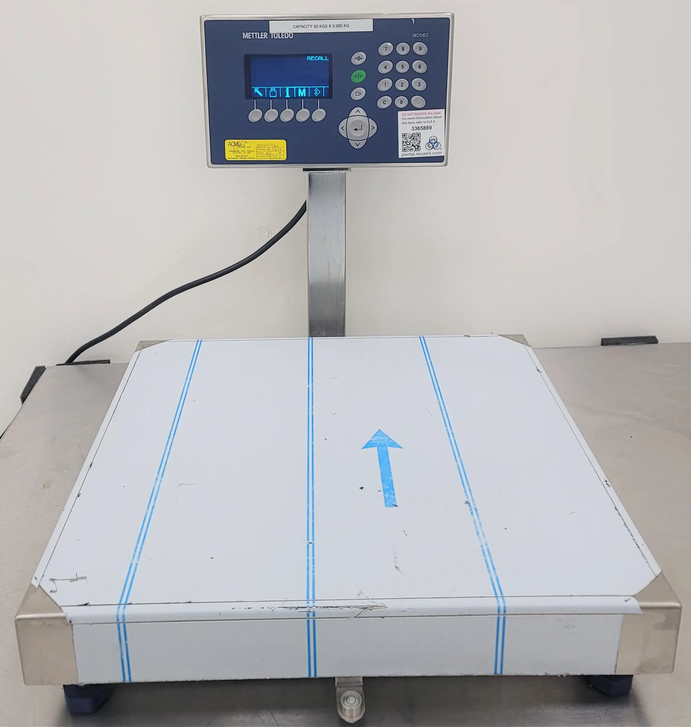 Mettler-Toledo IND560 Bench Scale / Floor Scale with Stainless Steel Construction