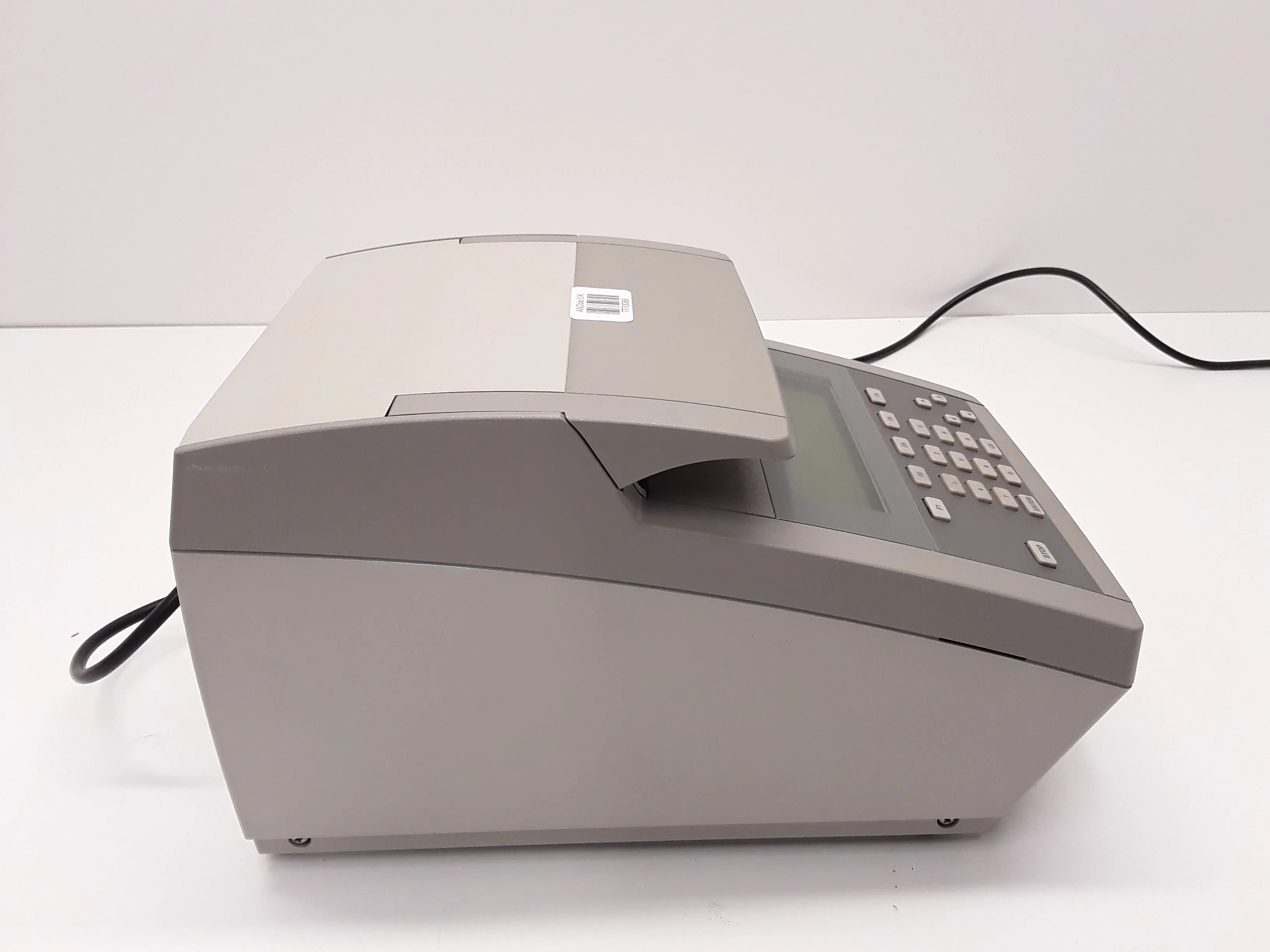 Applied Biosystems 2720 Thermal Cycler PCR Molecular Biology 96-Well 0.2 mL REUZEit Netherlands