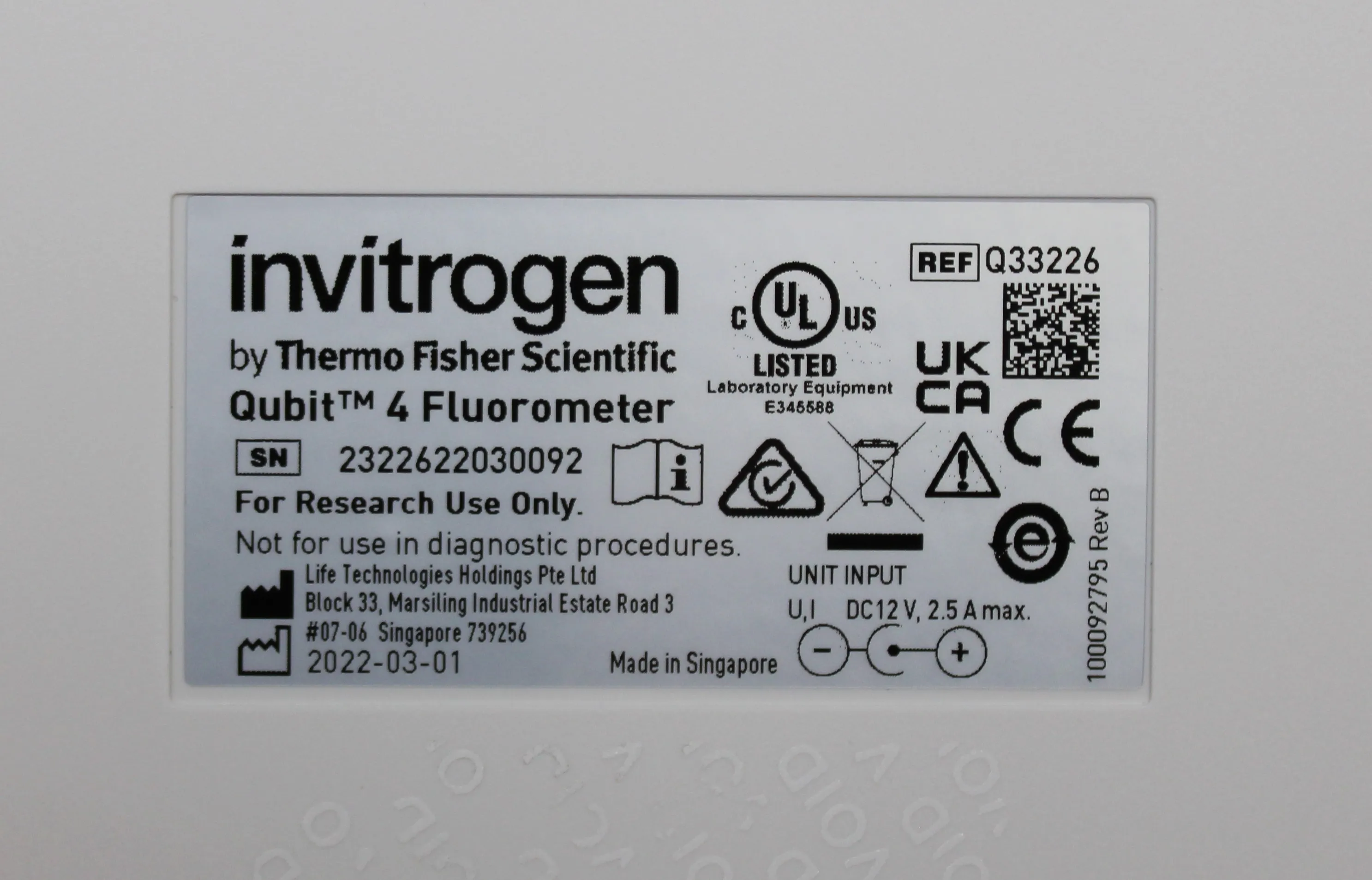 Invitrogen Qubit 4 Fluorometer Q33226 DNA Synthesizer