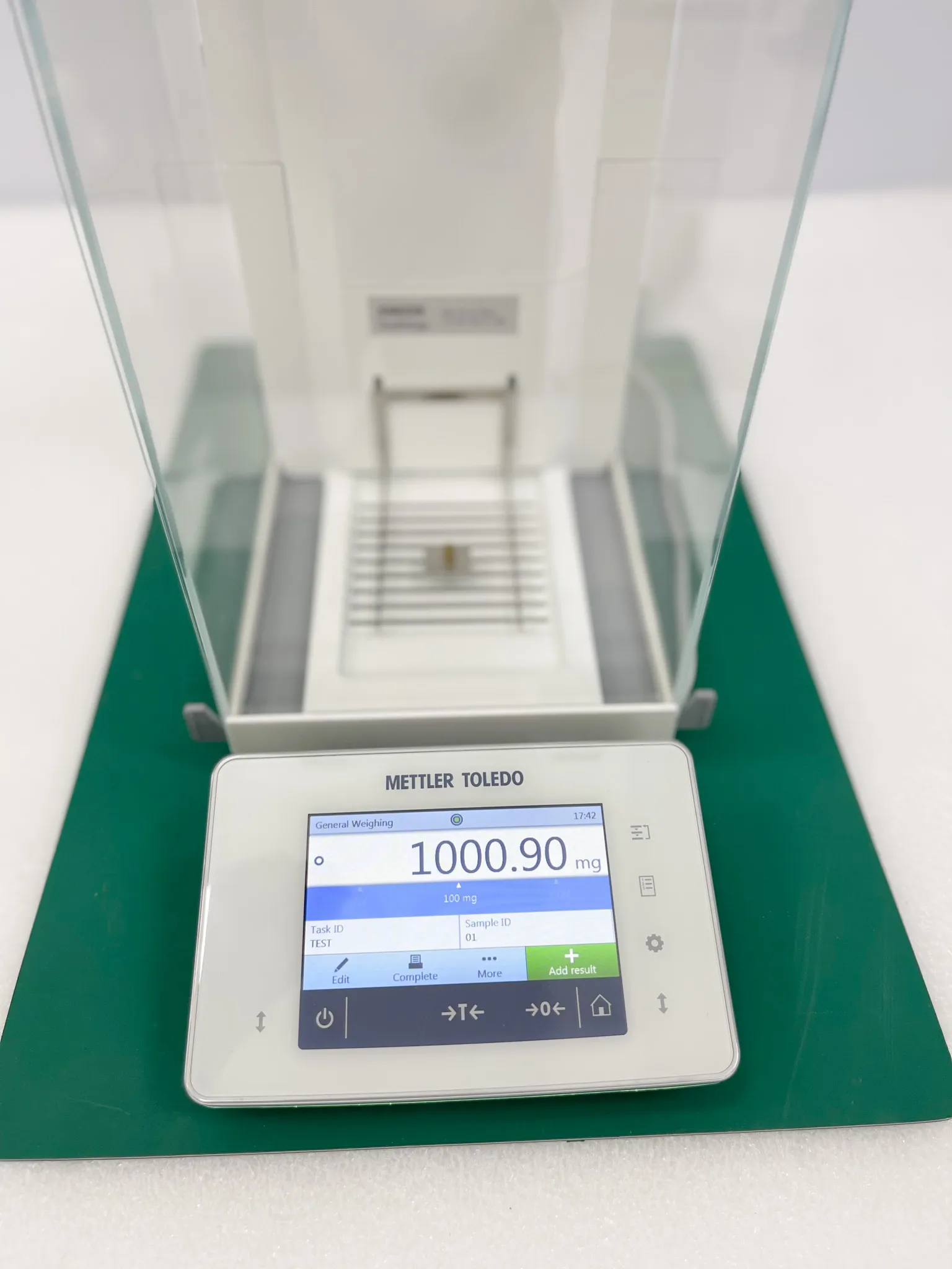 Mettler Toledo XSR225DU Analytical Balance