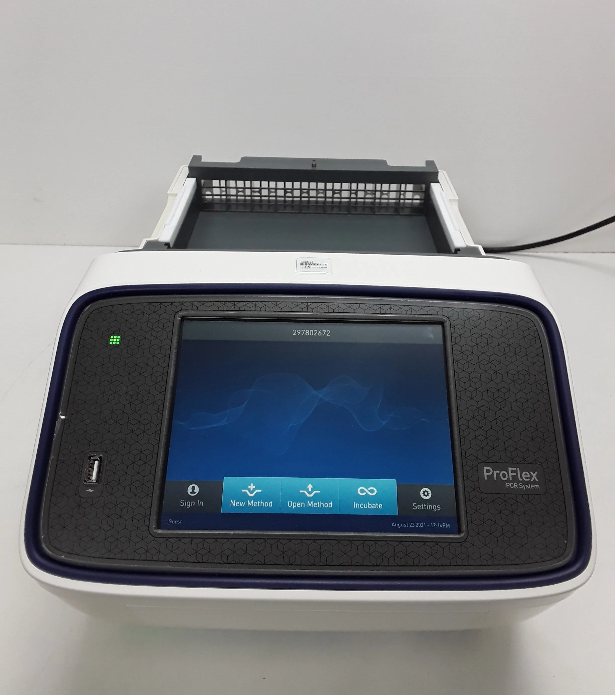 Applied Biosystems - ProFlex Base 4483636 PCR System