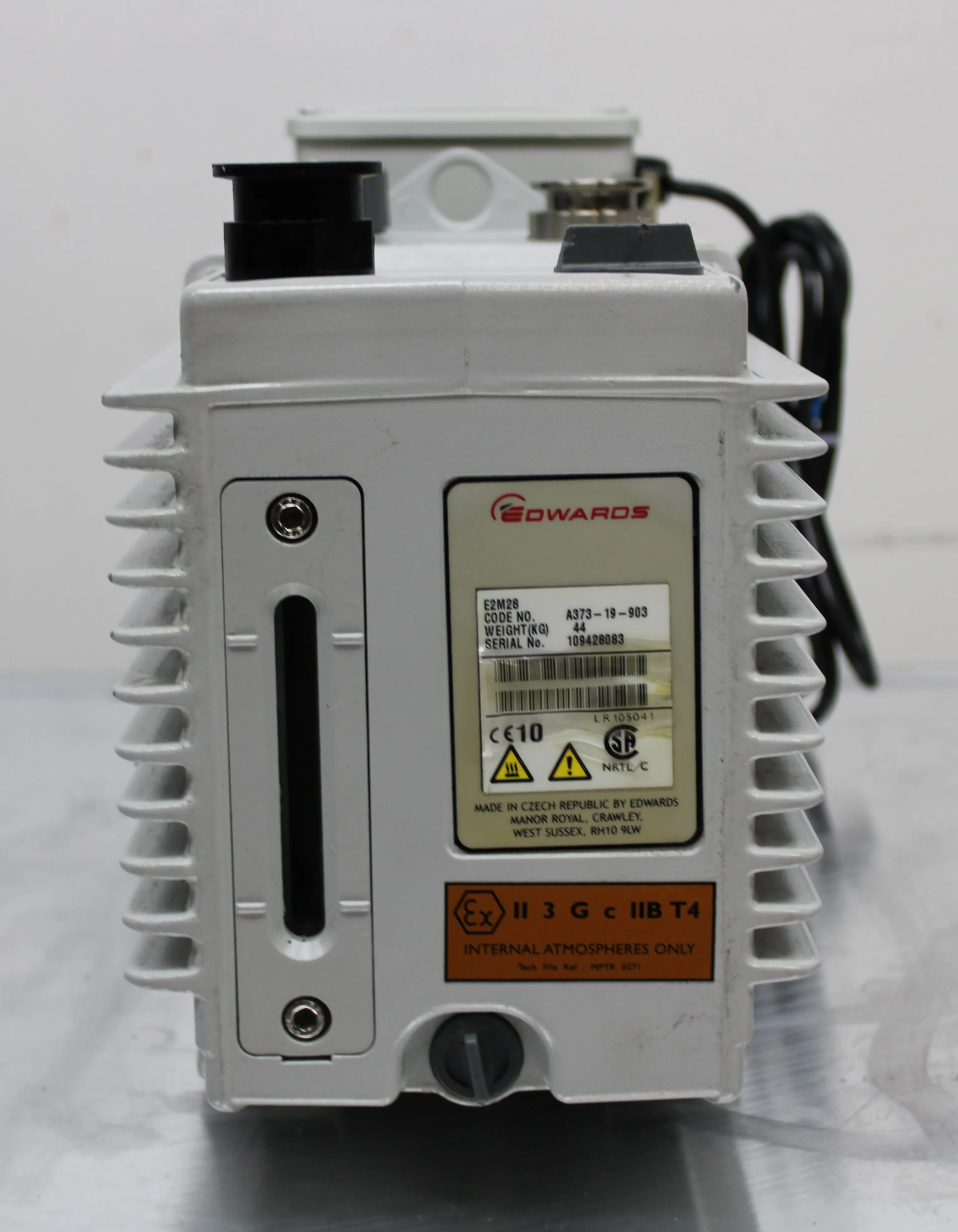 Edwards E2M28 Oil-Sealed Rotary Vacuum Pump 230V 50Hz/60Hz