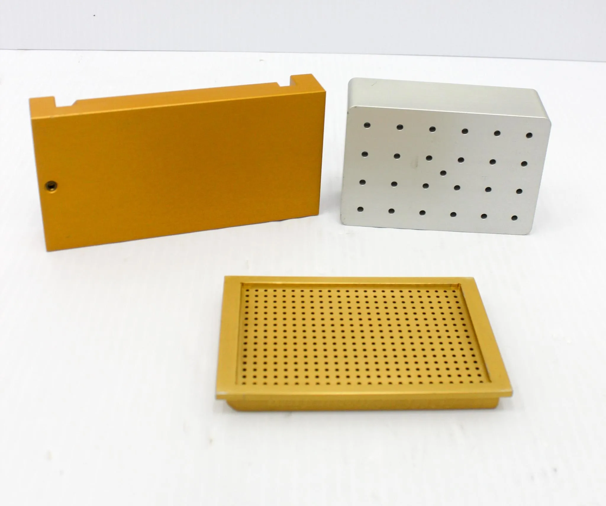 Diversified Biotech CHAM-A384 Specialty Cooling Chamber for 384-Well Plates, SBS Footprint