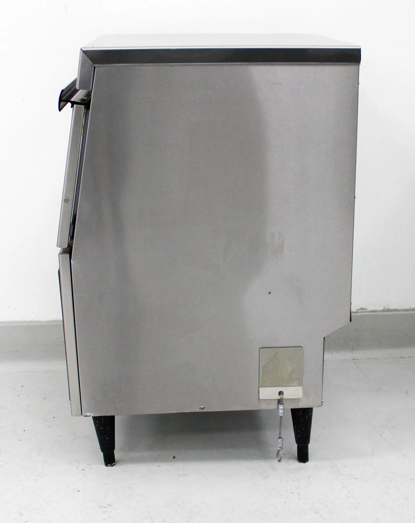 HOSHIZAKI F-330BAH Ice Maker with Storage Bin