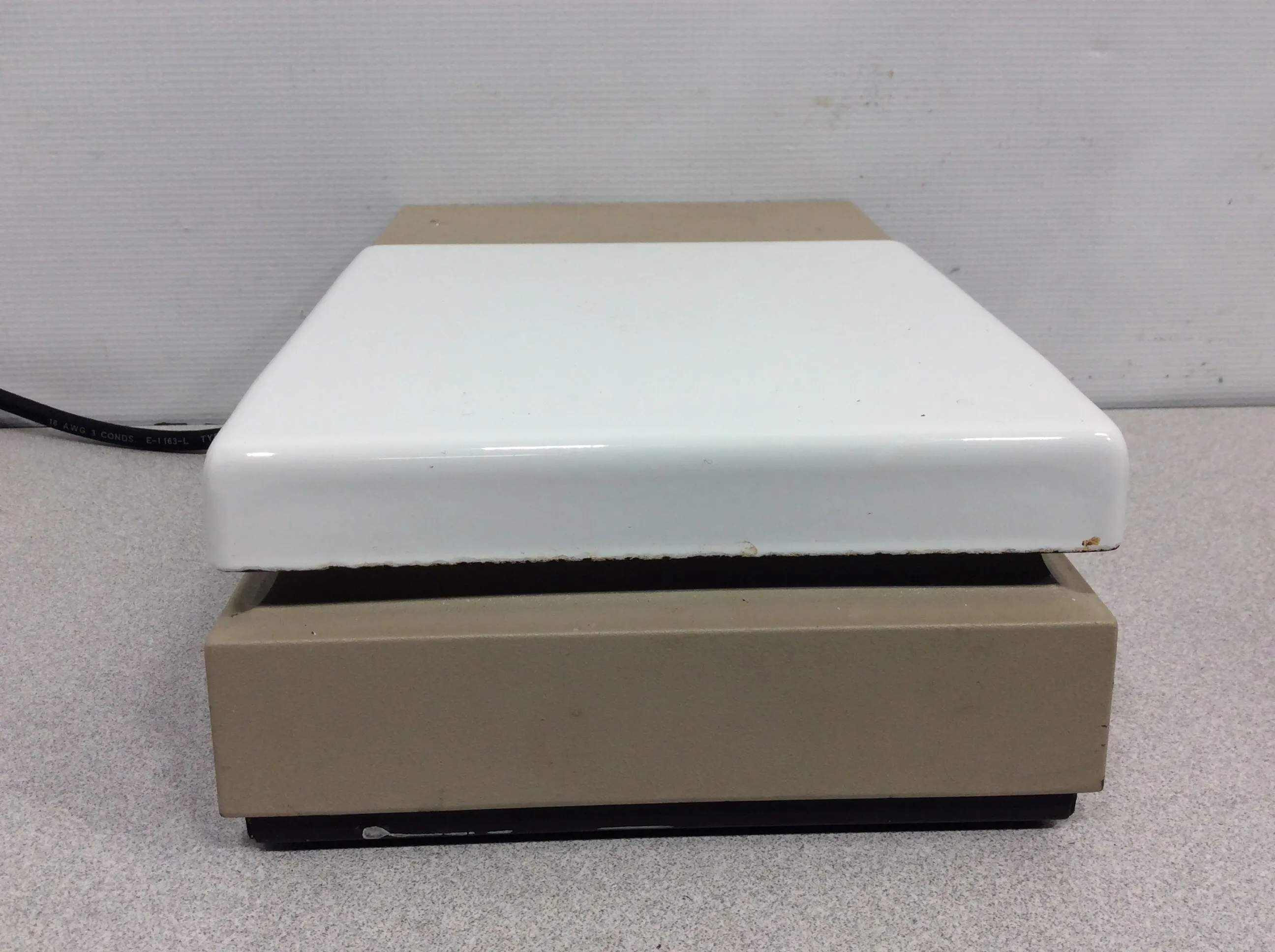 Thermolyne Nuova II Stirring Hot Plate Used Laboratory Equipment