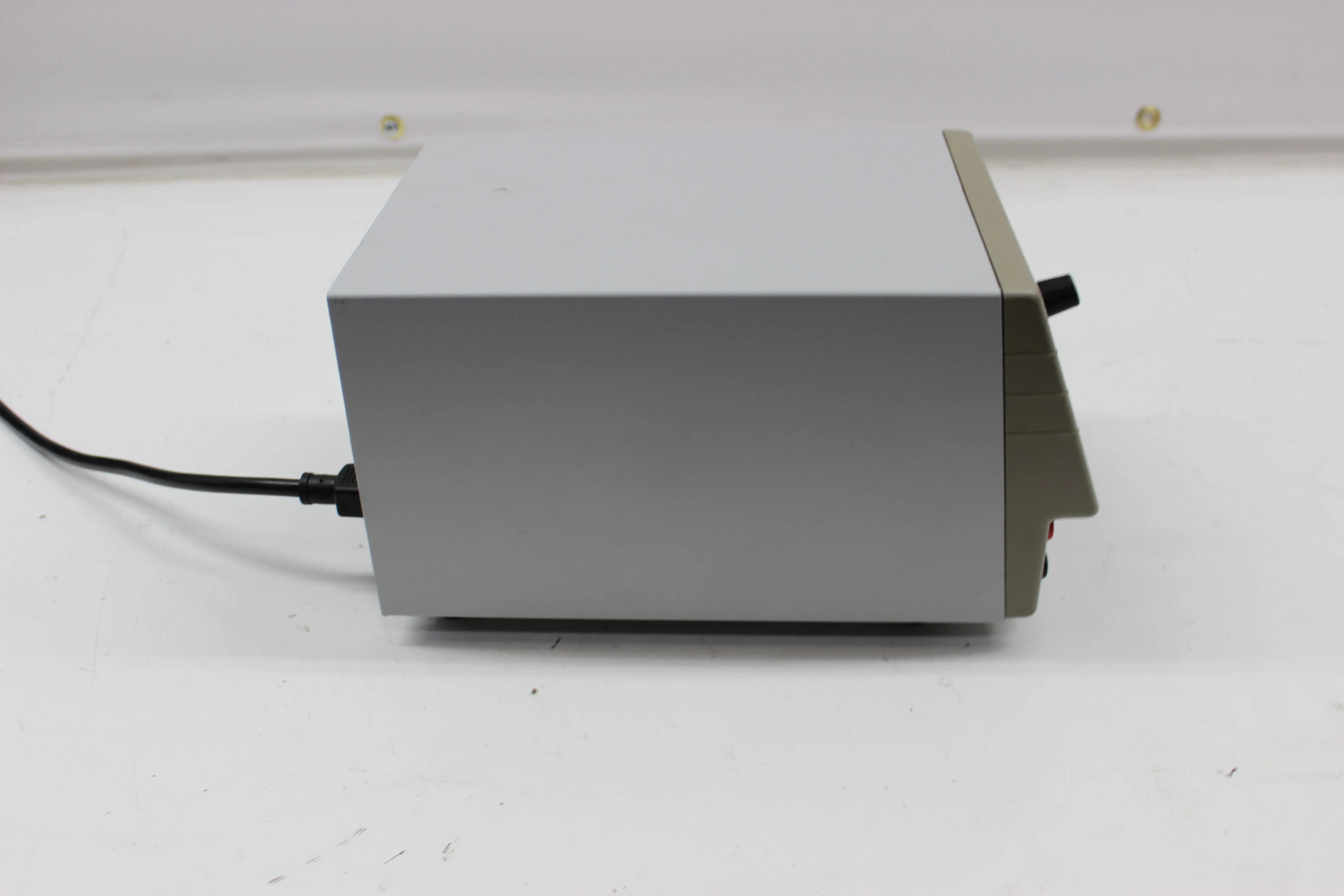 VWR Model 300 Power Supply