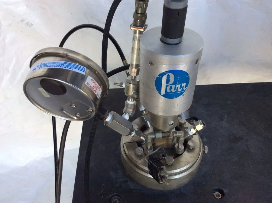 PARR Pressure Reactor with 4843 Temperature Controller - Used Lab Equipment