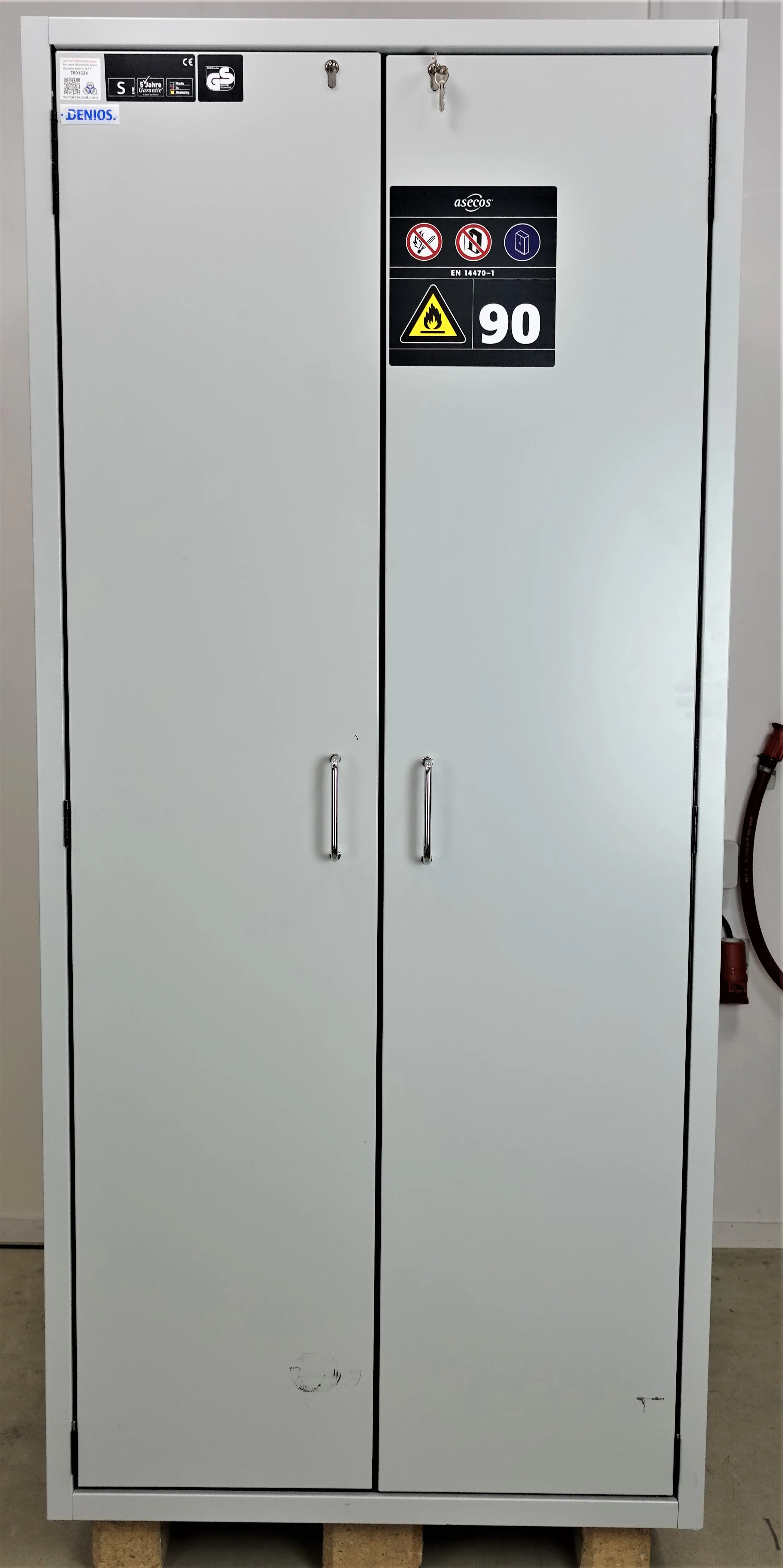 Denios Fireresistant Safety Cabinet S90