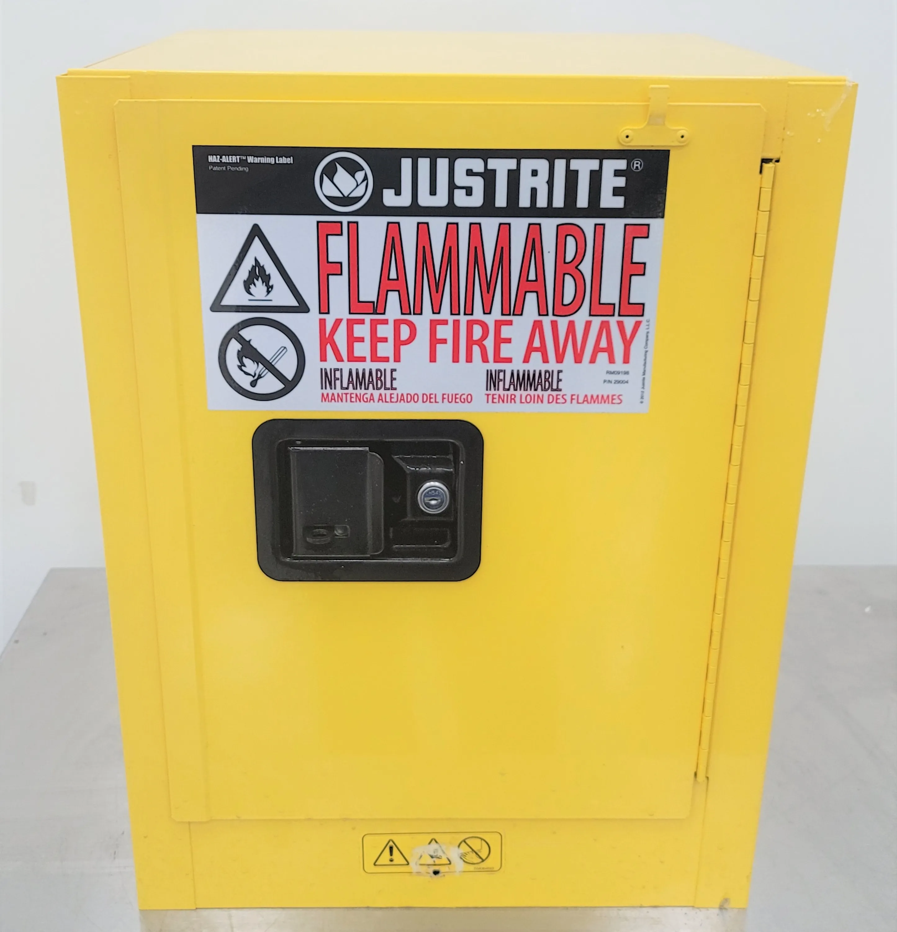 Justrite 890420 Flammable Cabinet 4 Gallon Self Close Door