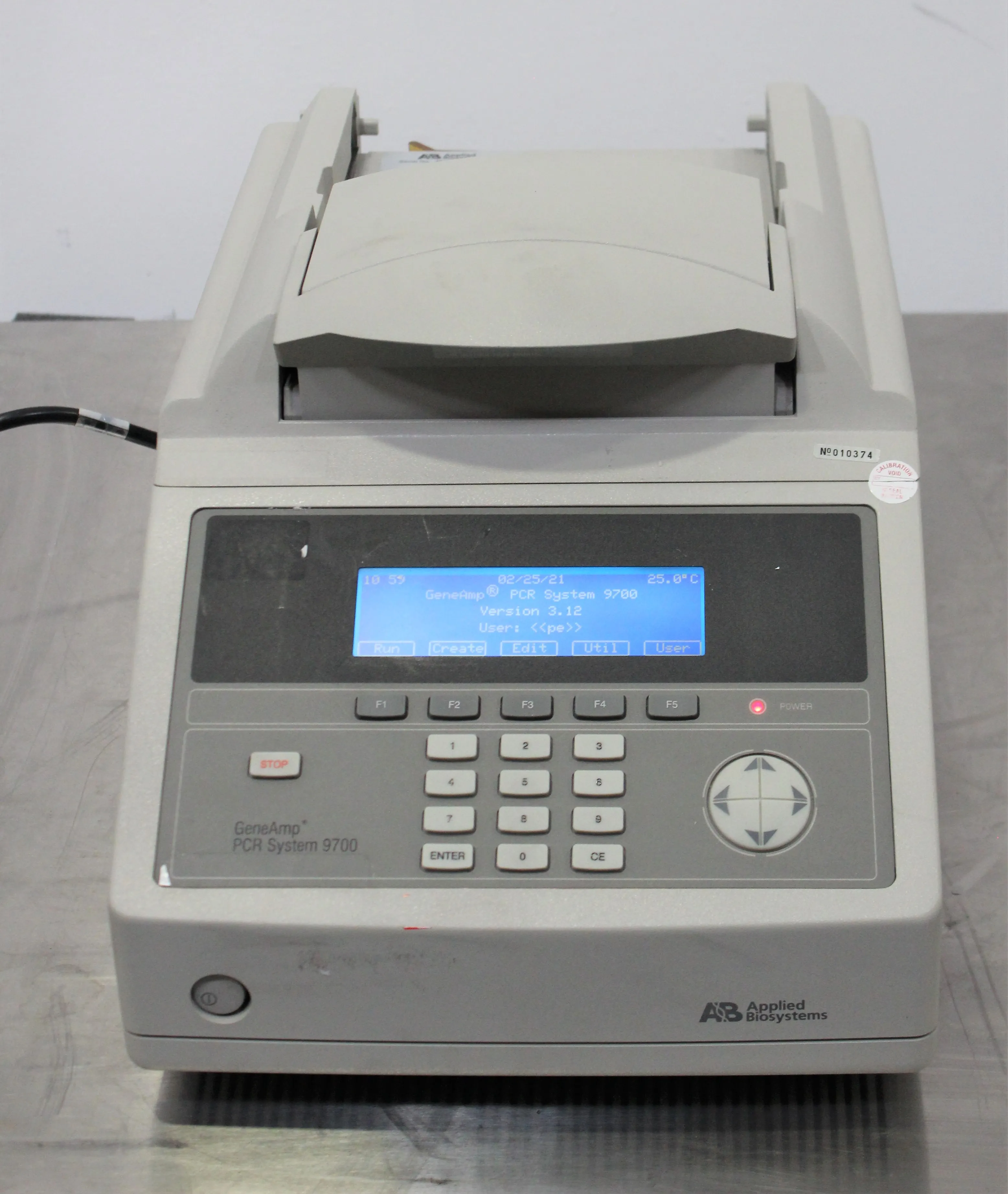 Applied Biosystems GeneAmp PCR System 9700 PCR Thermal Cycler