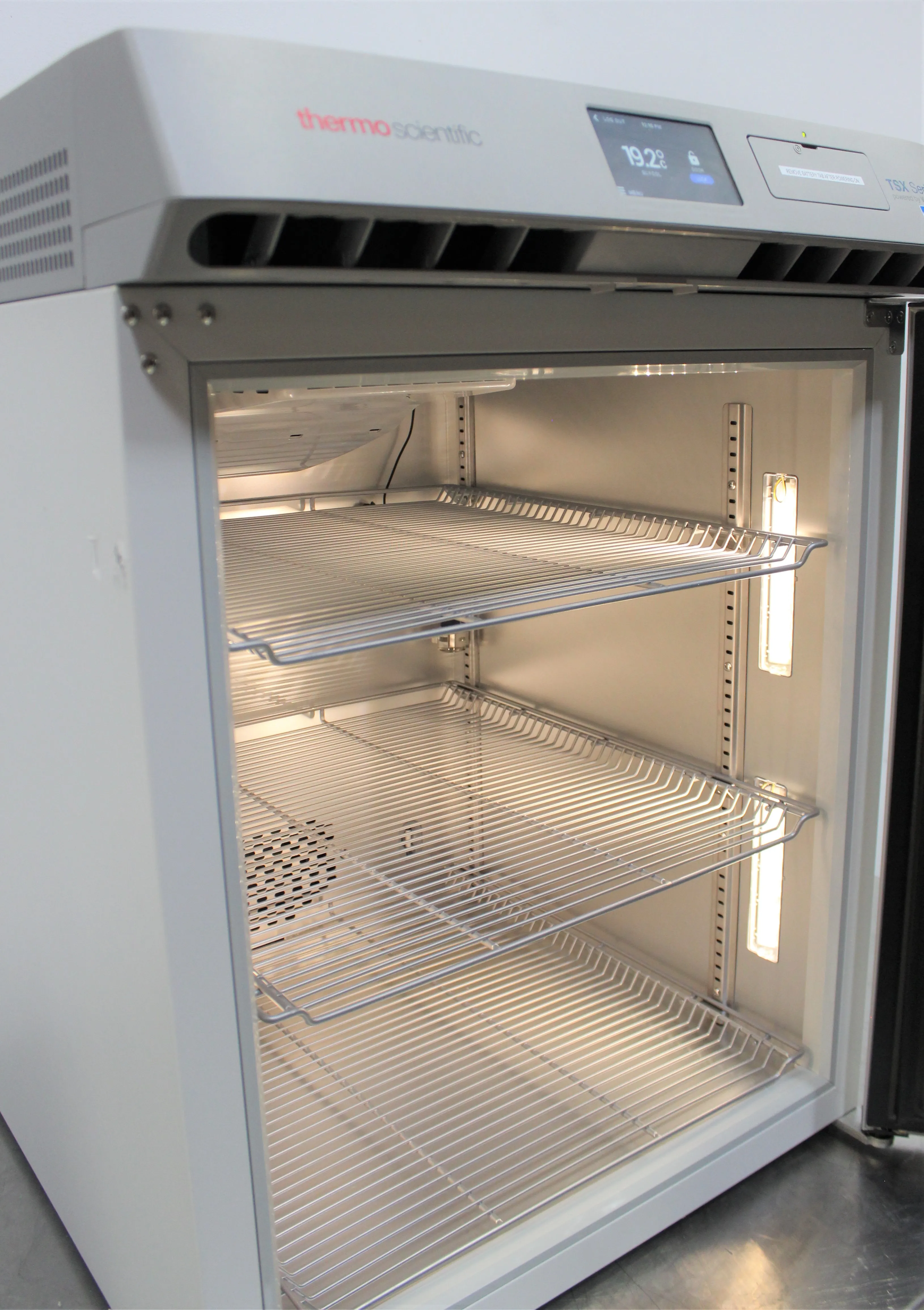 Thermo Scientific TSX Series Undercounter Lab Refrigerator