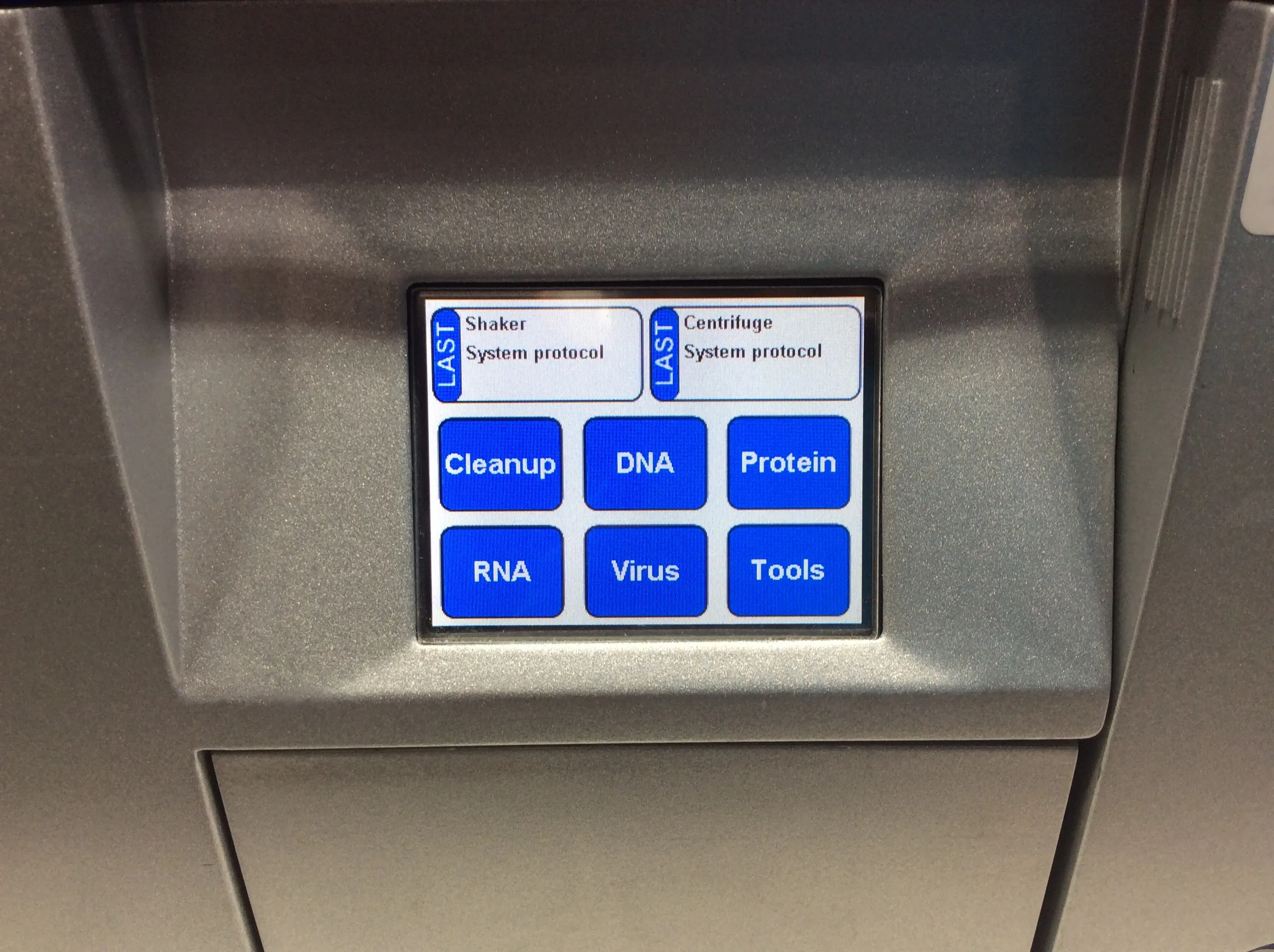 Qiagen QIAcube Robotic Workstation Automatic DNA RNA Protein Purification