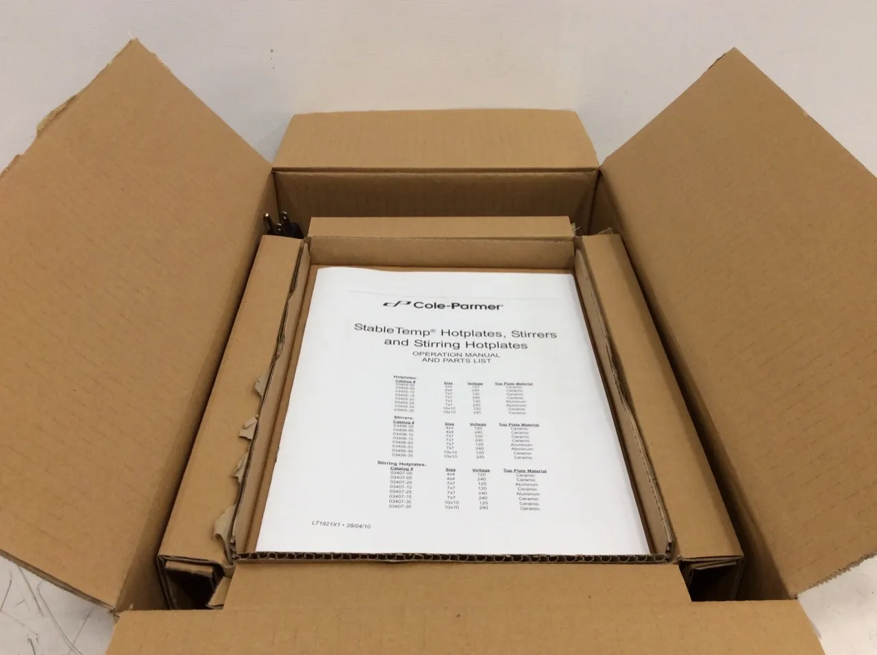 Cole Parmer Stable Temp Hotplate Cat. 03405-10 - New Lab Equipment for Pharma Industry