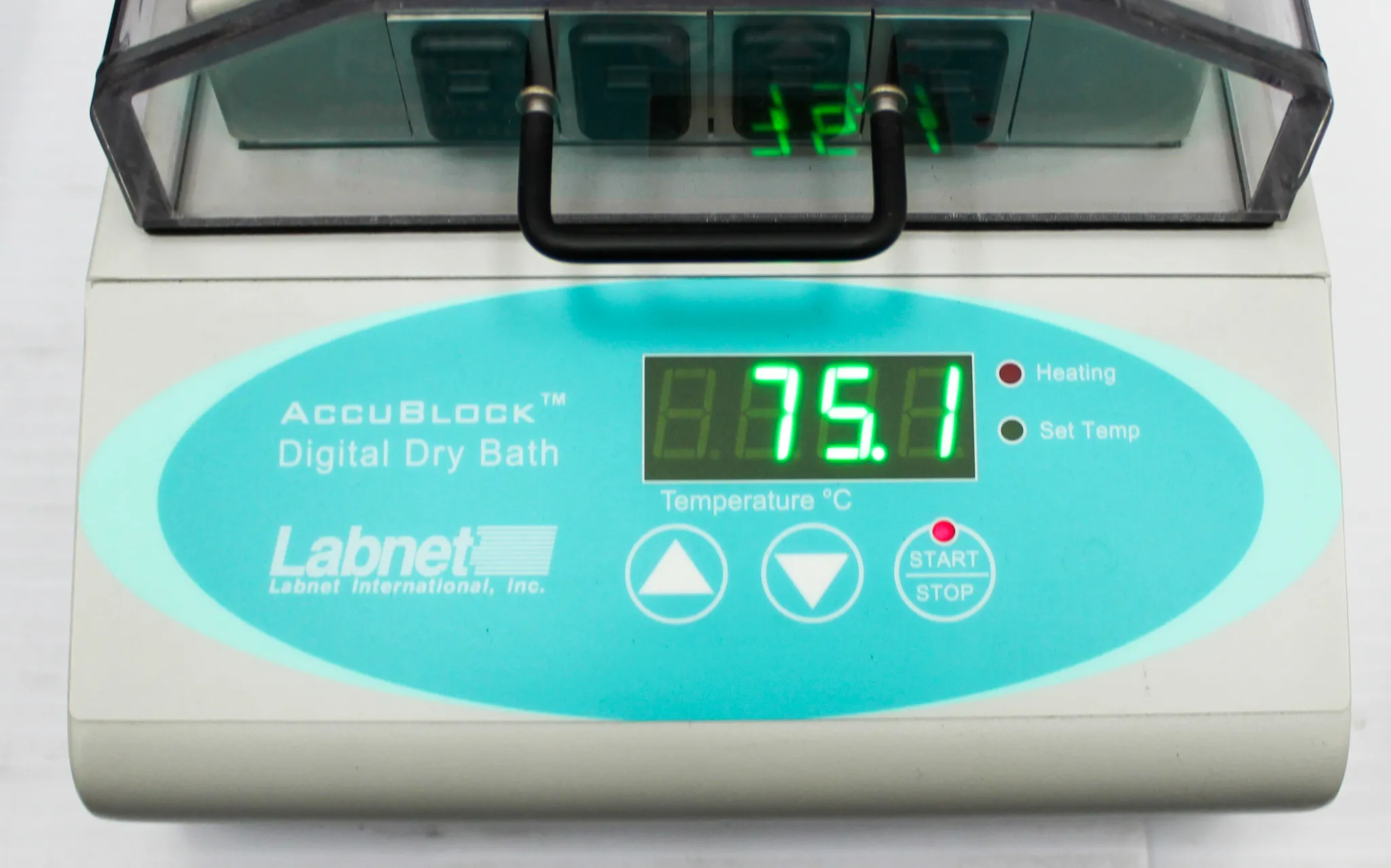 Labnet D1200 Accublock Dry Bath with Block Model D1200