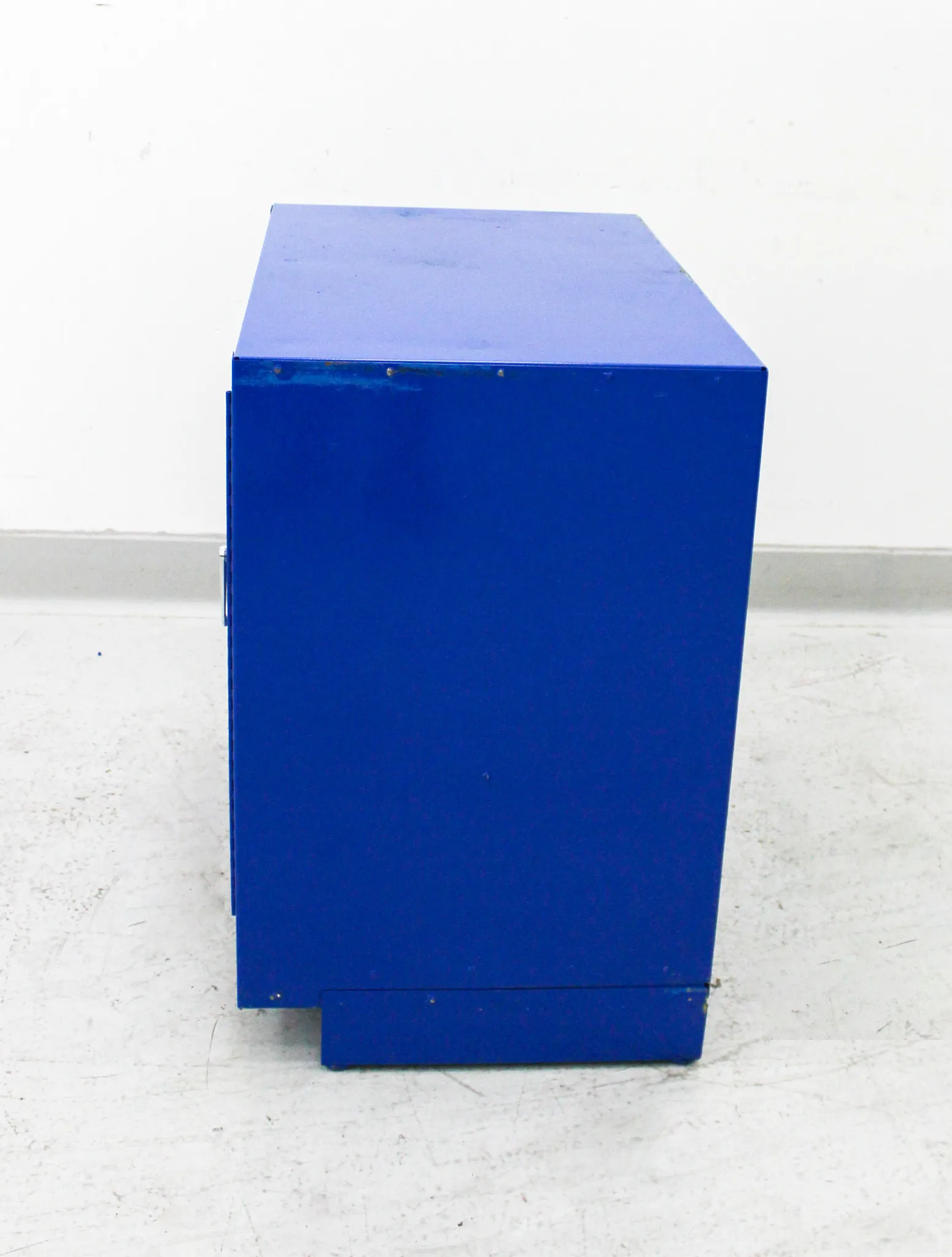 Eagle Manufacturing Acid & Corrosives 22 Gallon Storage Cabinet CRA-71