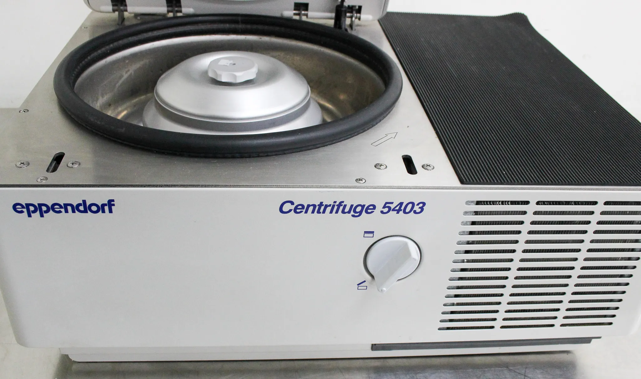 Eppendorf Benchtop Refrigerated Centrifuge Model 5403 with Rotor 16F24-11