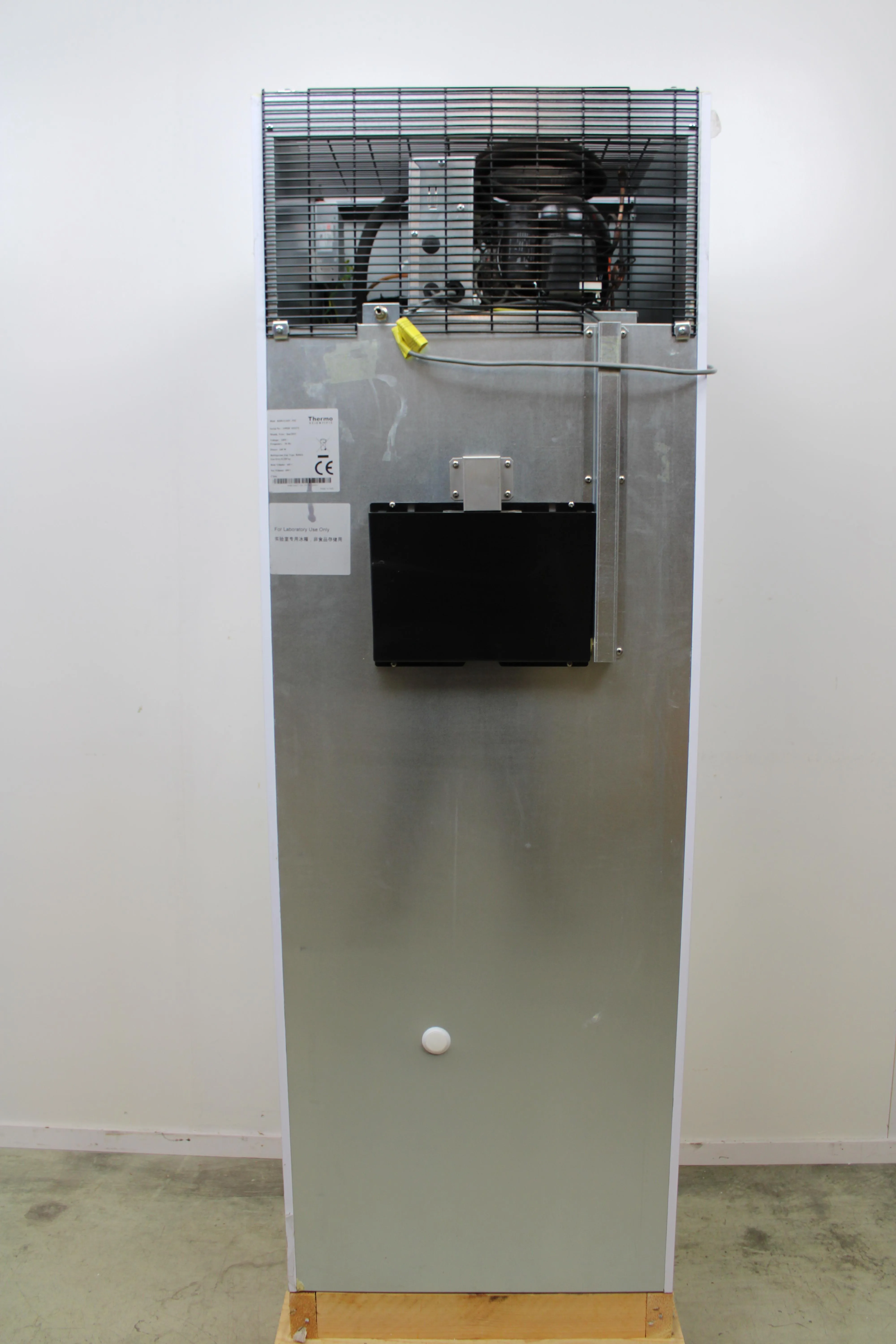 Thermo Fisher Glass Door Lab Refrigerator R400-GAEC-TSC