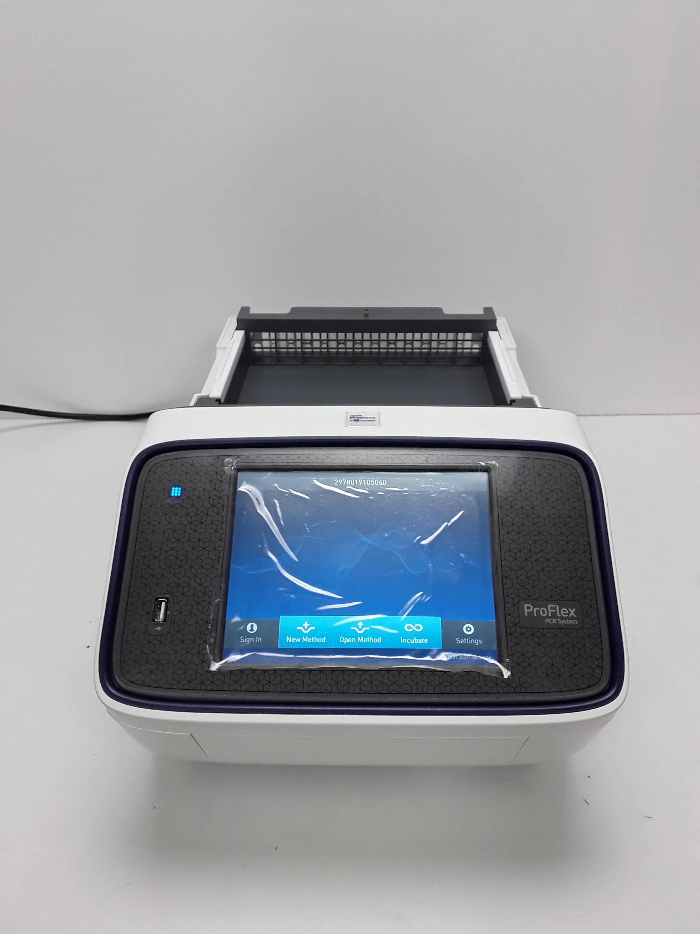 Applied Biosystems ProFlex Base 4483636 PCR Thermal Cycler System