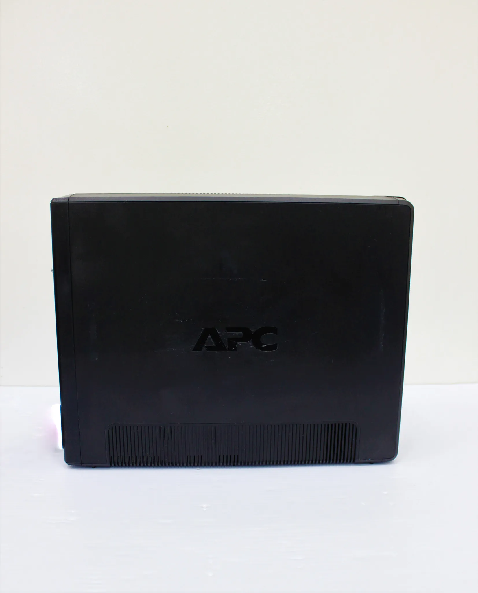 APC Back - UPS Pro 1500 Power saving Battery Backup with Surge Protection