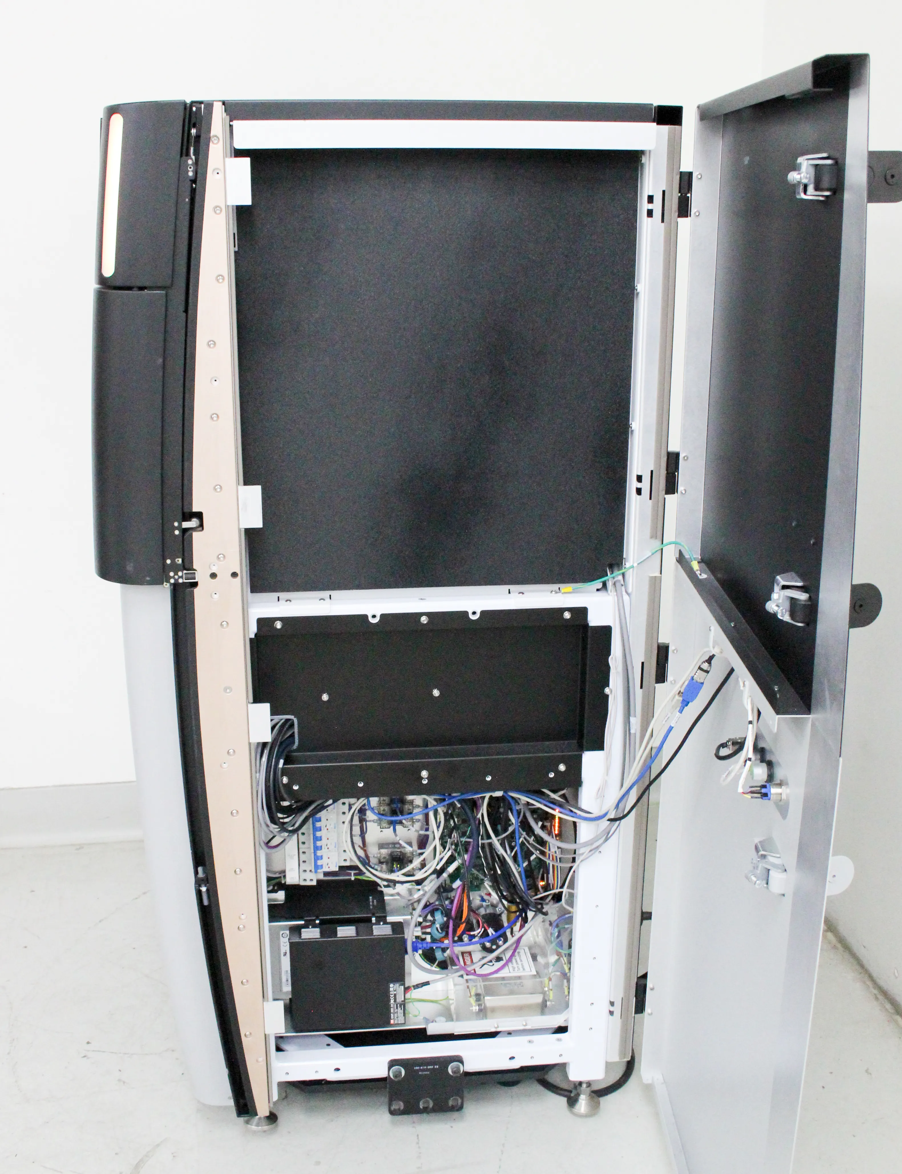 PacBio Sequel II Genome Sequencing System 101-447-000 - DNA Sequencer by Pacific Biosciences (PacBio)