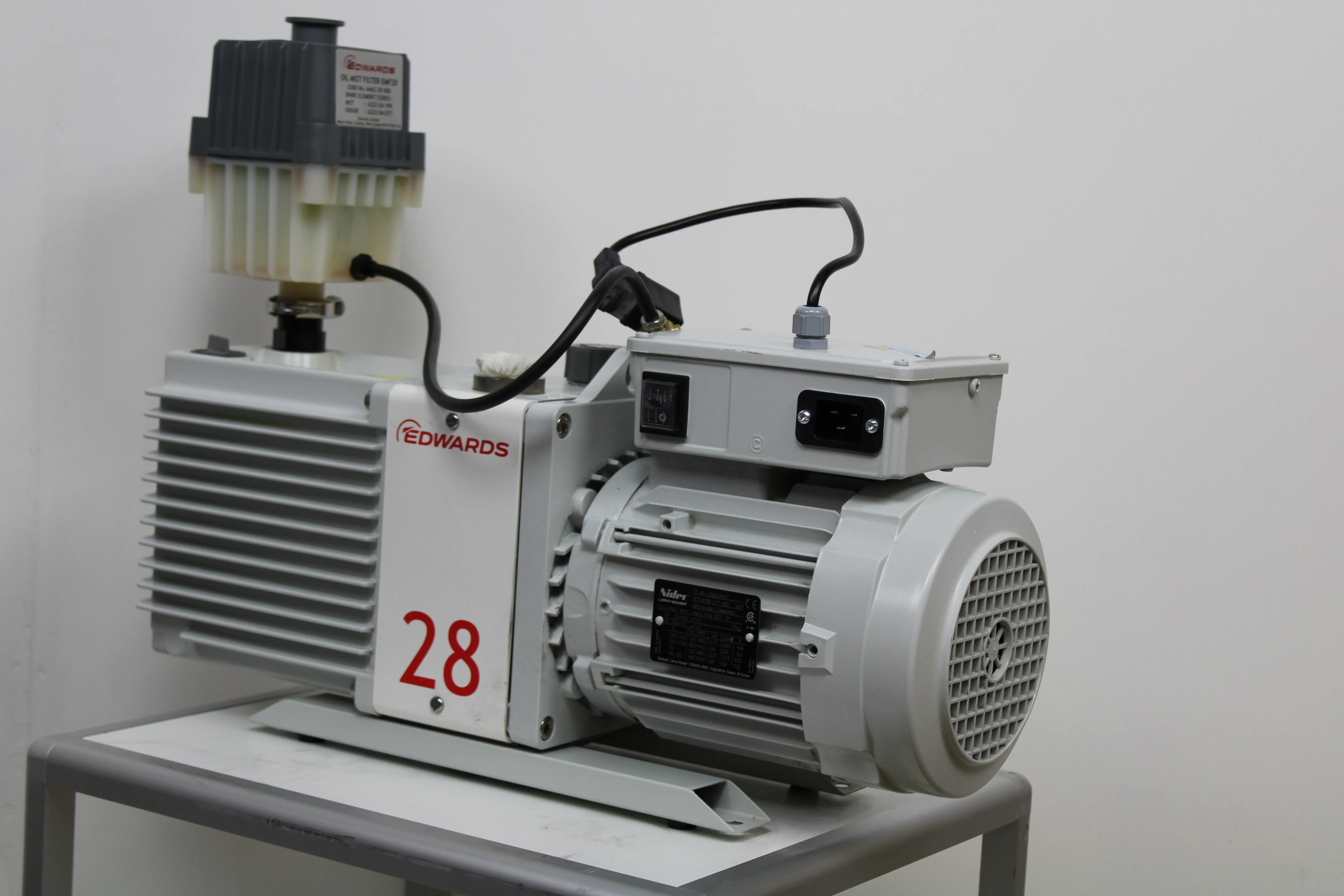 Edwards E2M28 Vacuum Pump