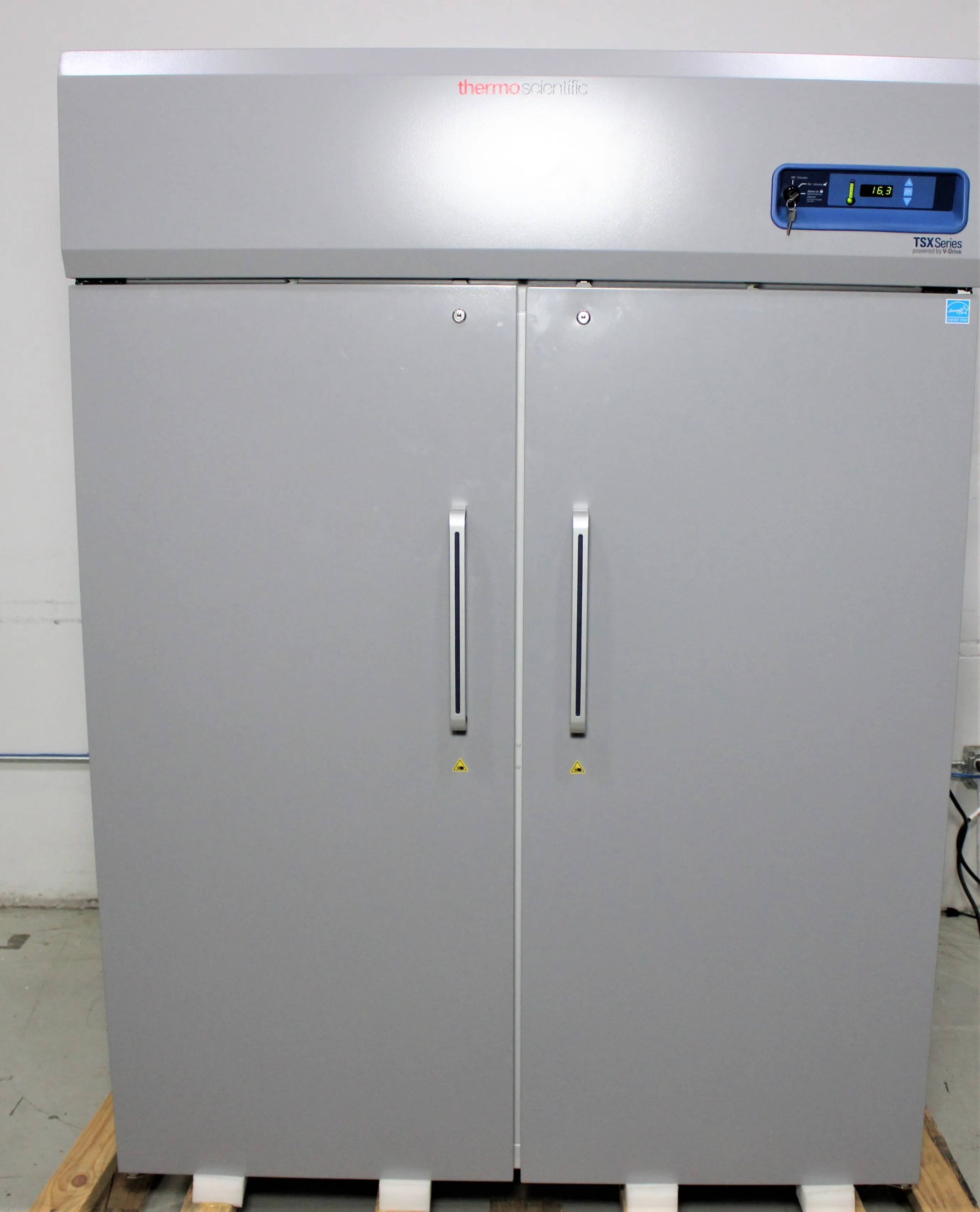 Thermo Fisher Scientific TSX5005SA High-Performance Lab Refrigerator