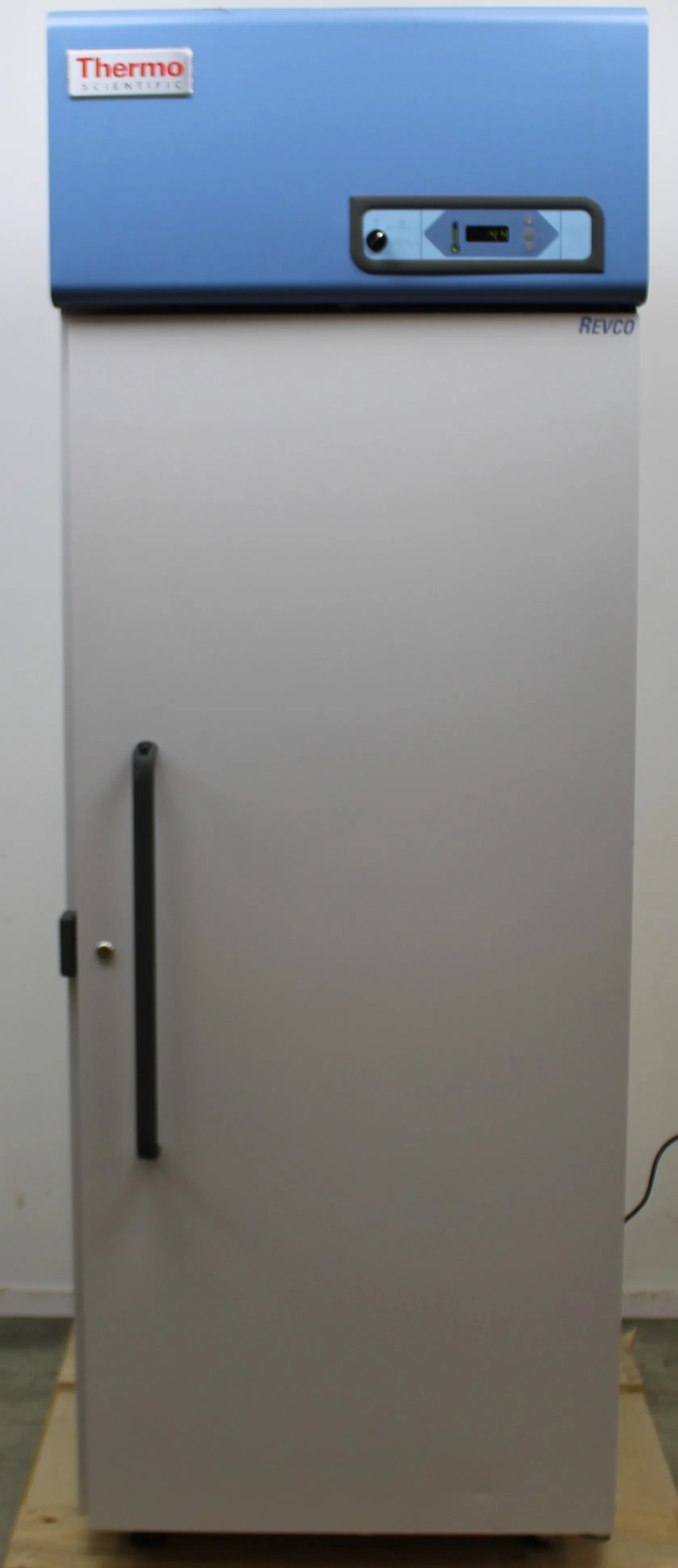 Thermo Fisher Scientific Glass Door Refrigerator - REVCO-REL2304V - 659L Capacity