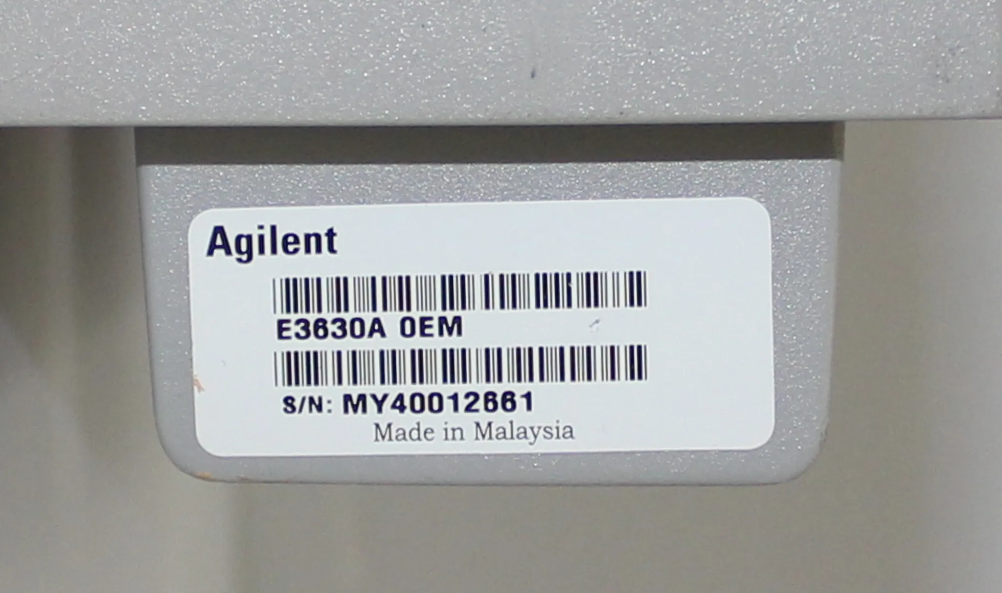 Agilent E3630A Triple Output DC Power Supply 35W, 0-20V / 0-0.5A 0-6V / 0-2.5A