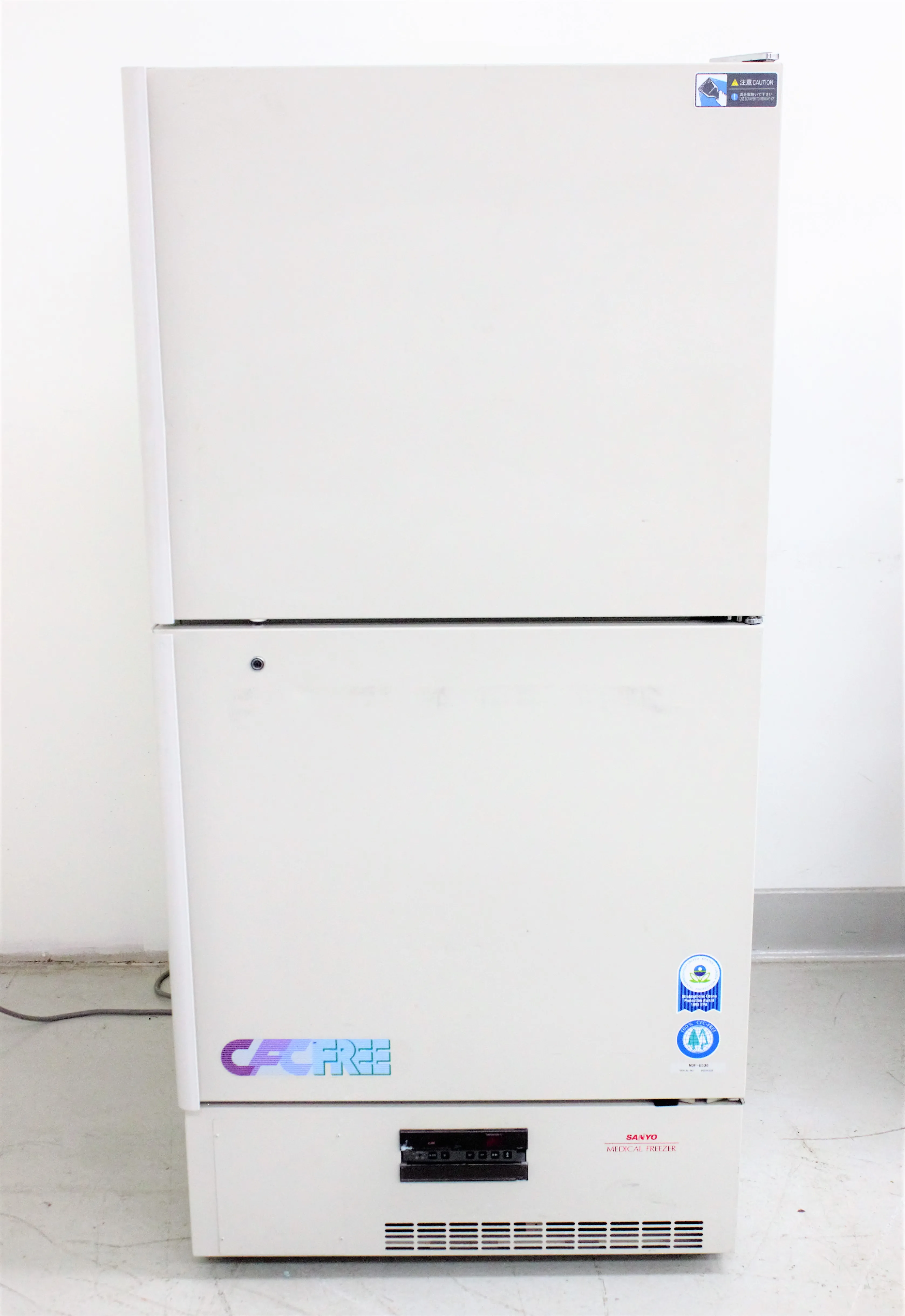 Sanyo MDF-U536 Biomedical Freezer 482 L - AS/IS - Powers on but does not get cold