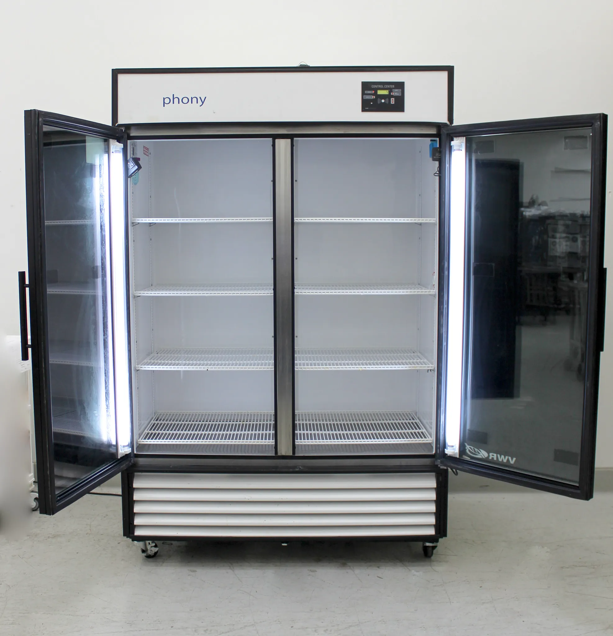 VWR Symphony Laboratory Refrigerator model: SCLP-49 Tinted Glass 1331L / 47 cu ft 120V